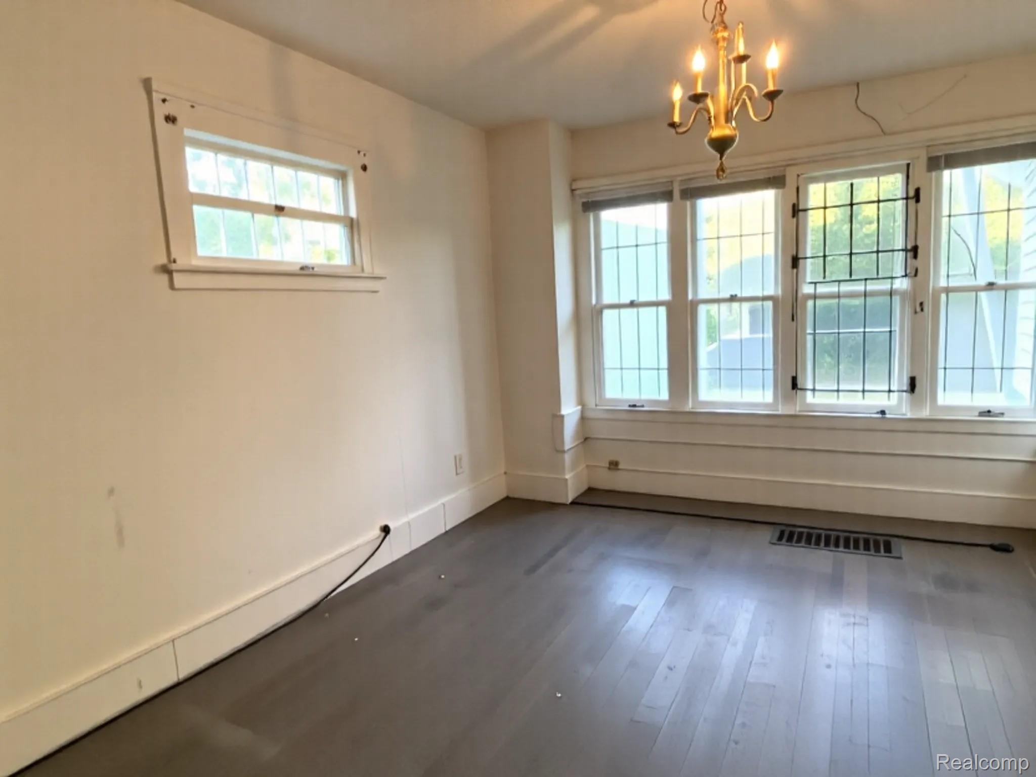 601 Westminster Street Property Photo 10