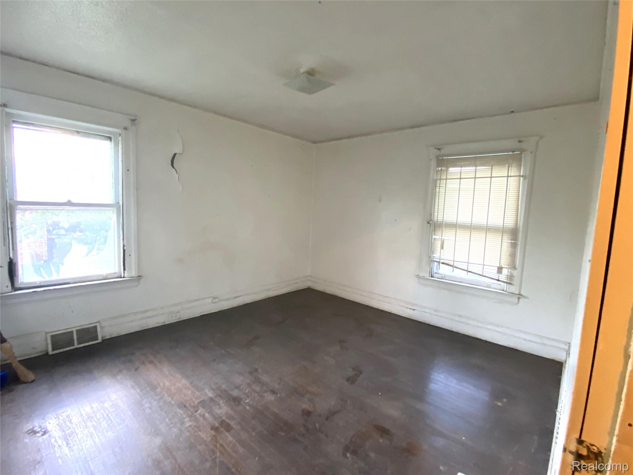 601 Westminster Street Property Photo 14