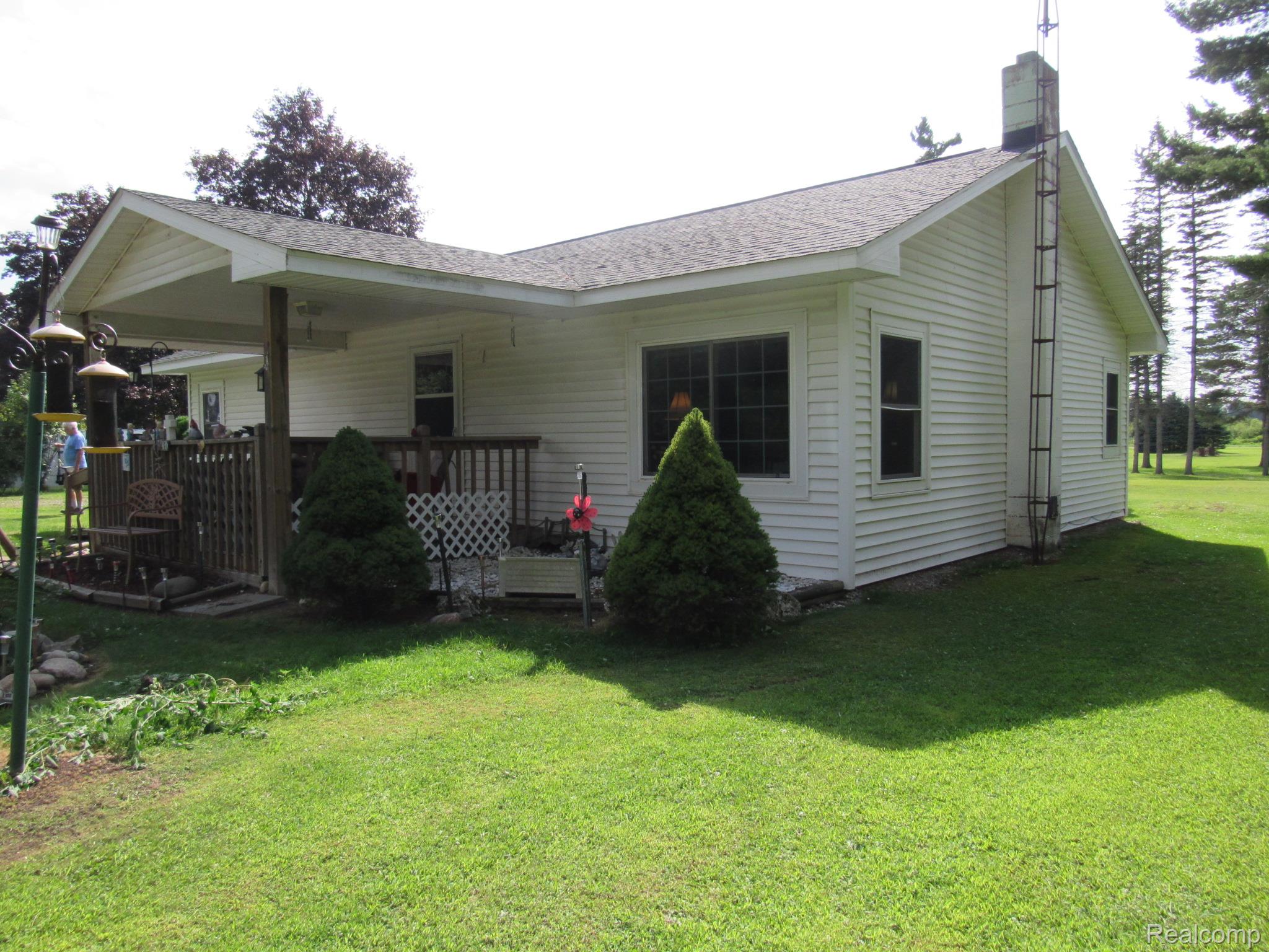 7840 M 65 South Property Photo 1