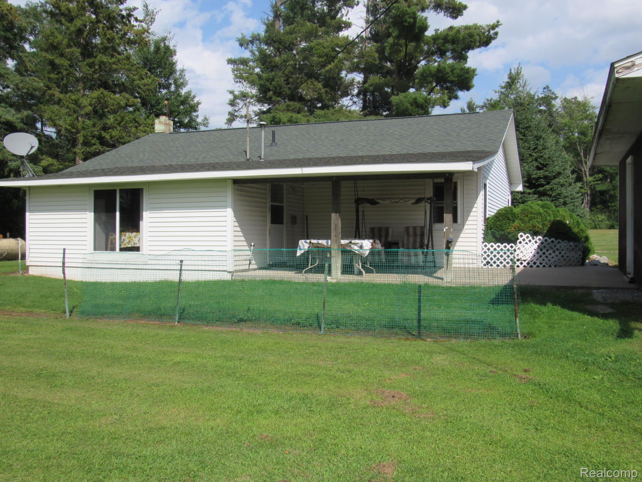 7840 M 65 South Property Photo 4