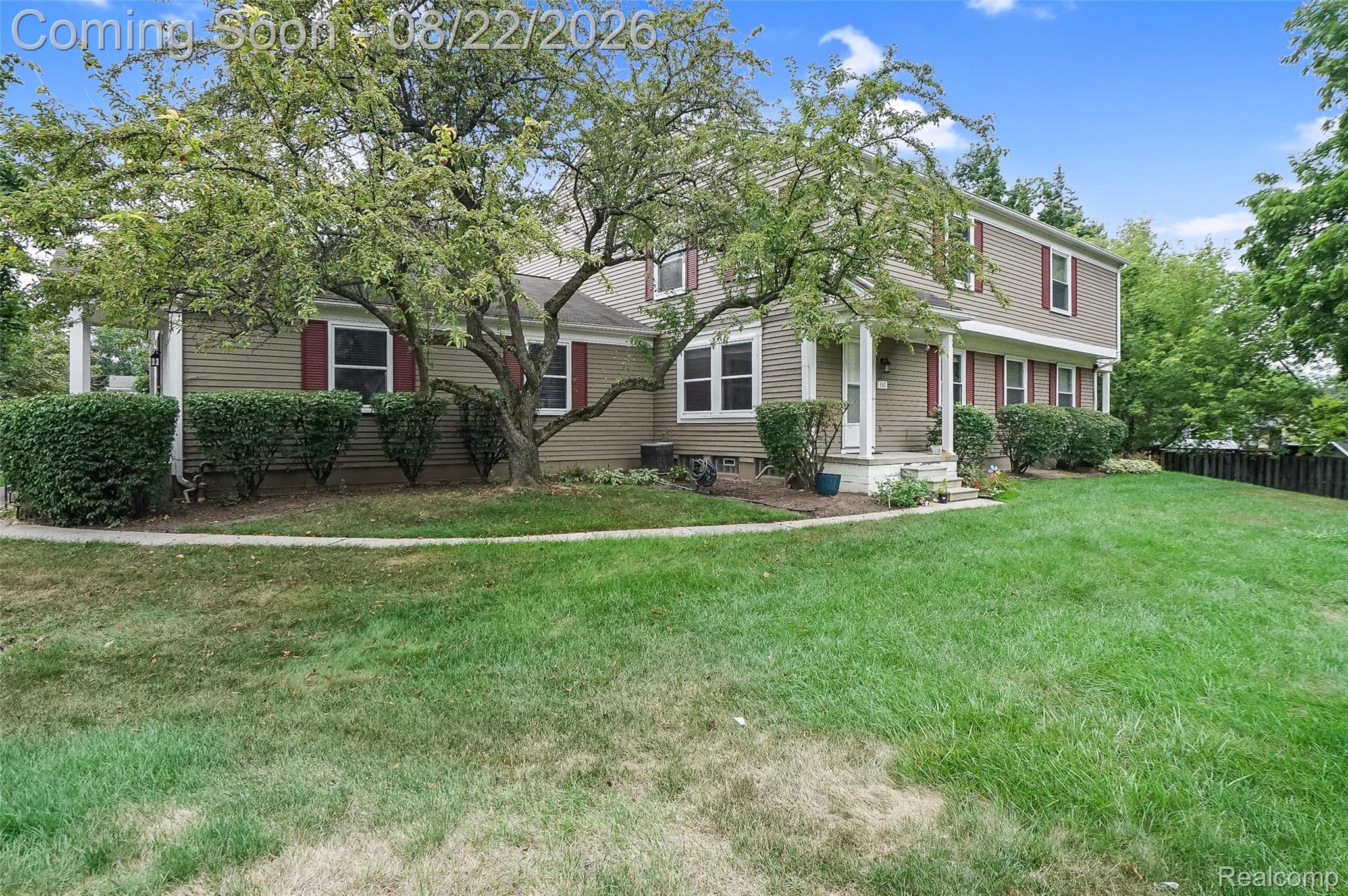 385 Neptune Drive Property Photo 1