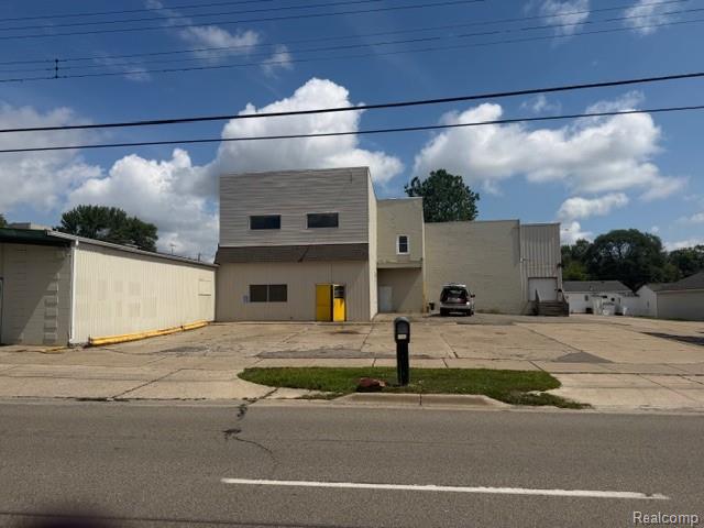 4371 S Saginaw Street Property Photo 2