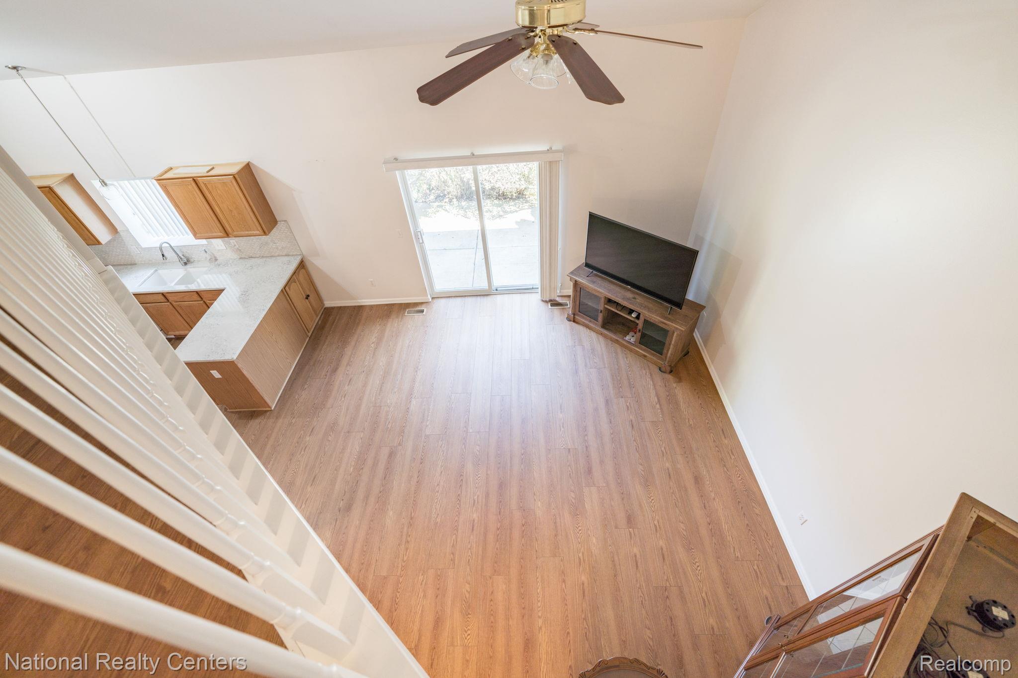 50298 Helfer Boulevard Property Photo 5