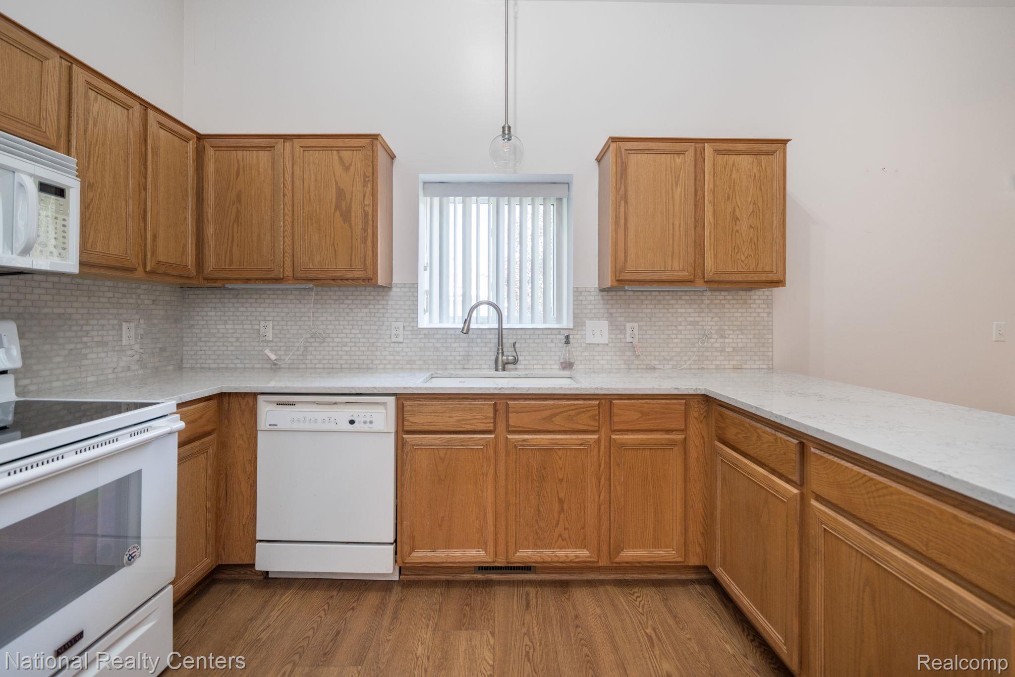 50298 Helfer Boulevard Property Photo 8