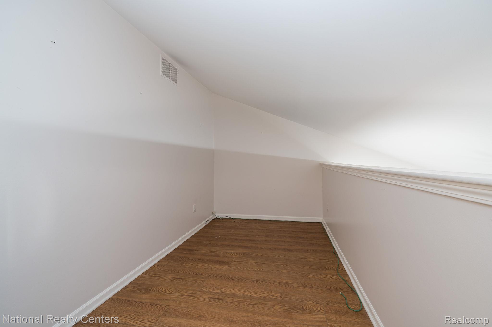 50298 Helfer Boulevard Property Photo 14