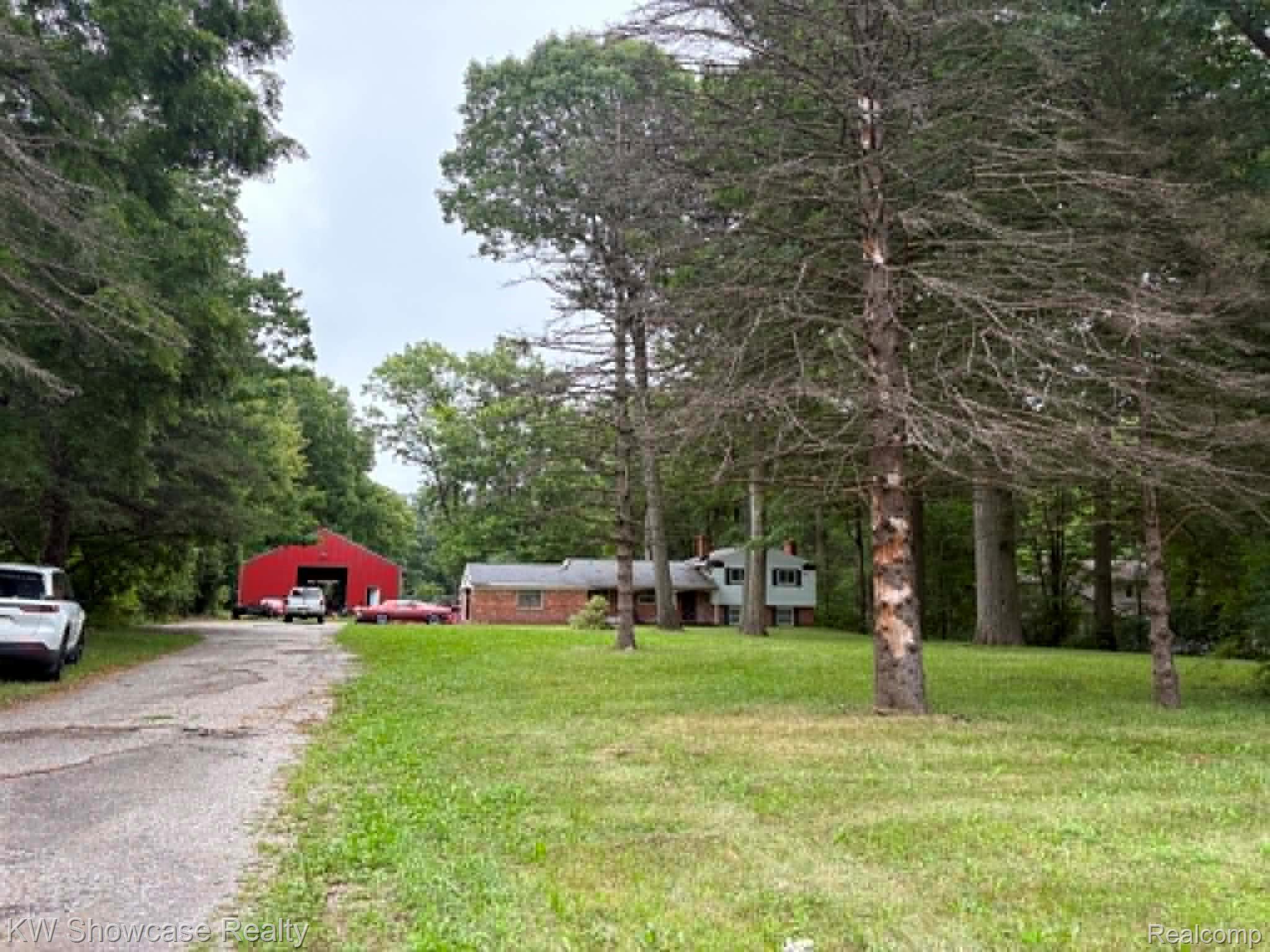 4949 Clarkston Road Property Photo 1
