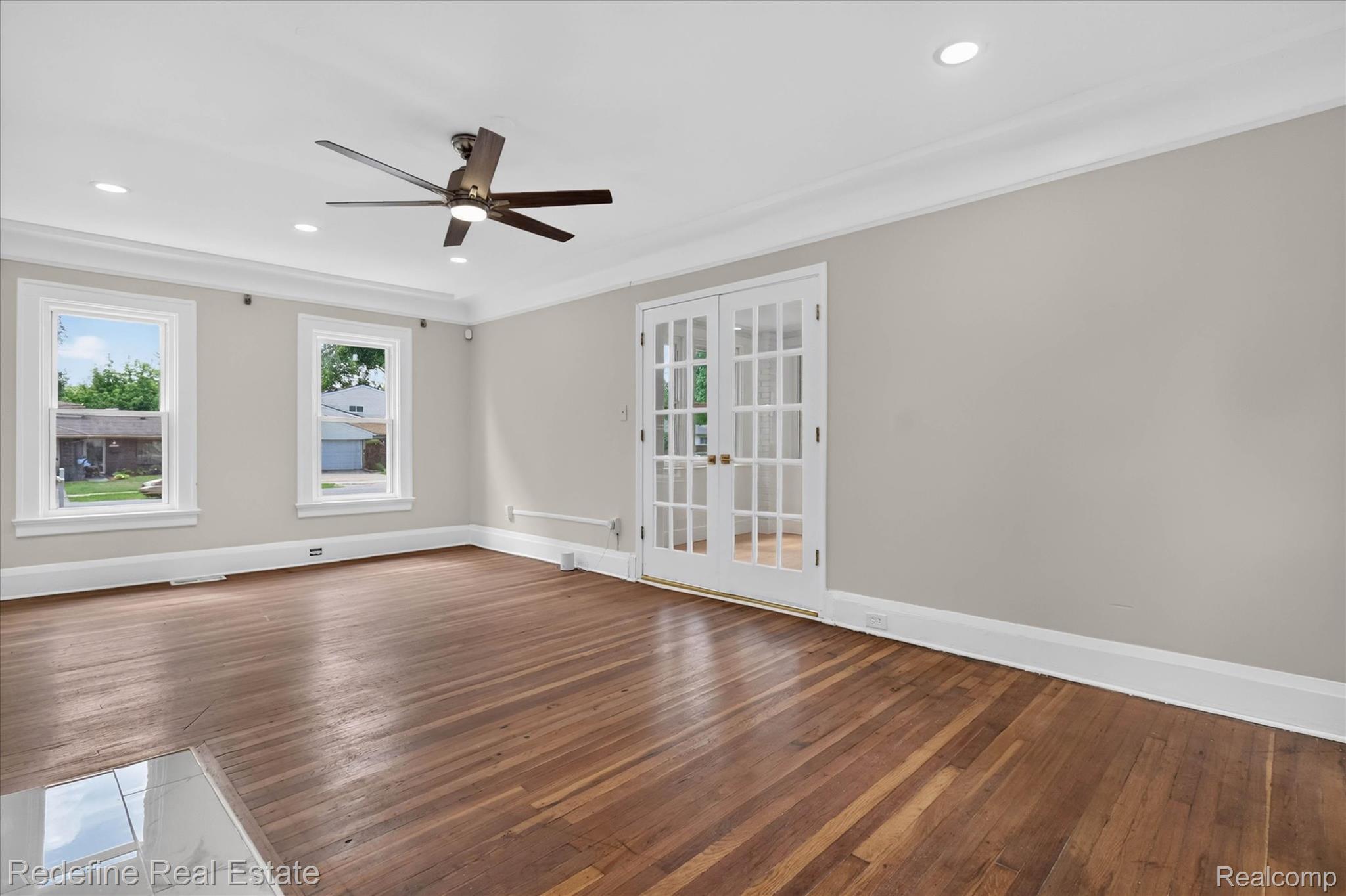 22608 Frisbee Street Property Photo 10