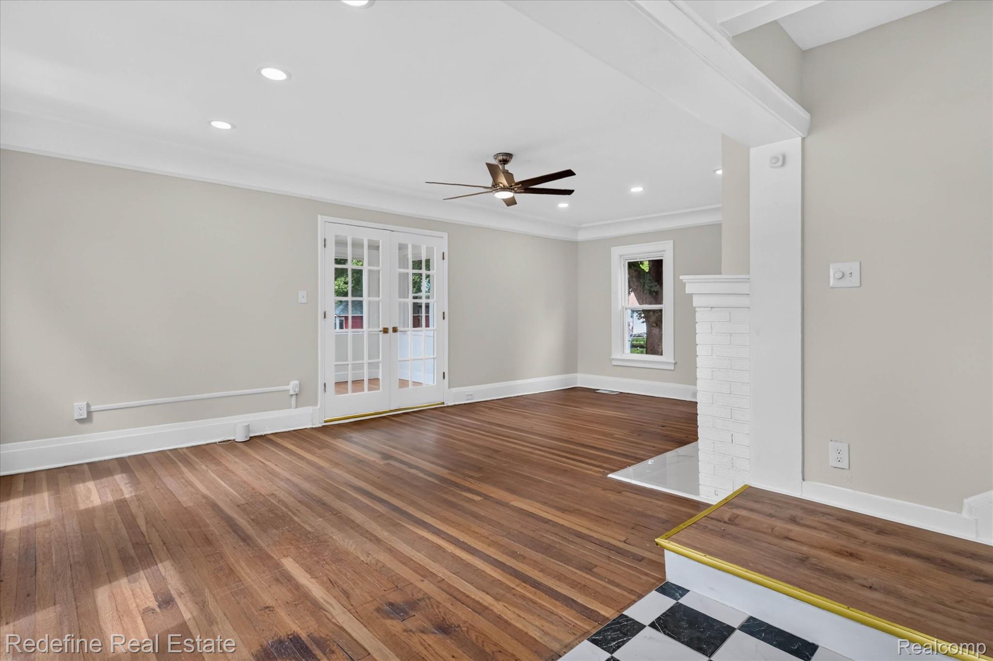 22608 Frisbee Street Property Photo 11