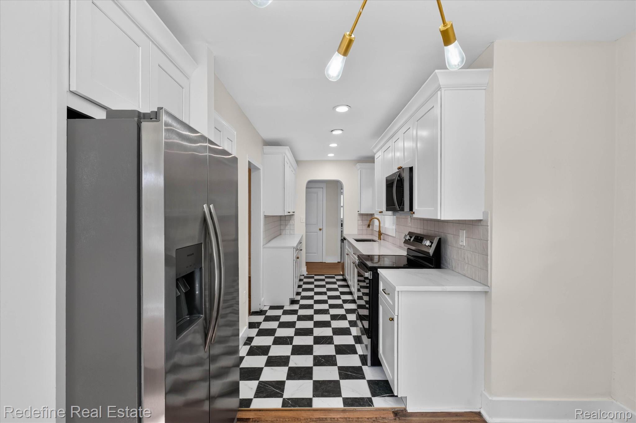 22608 Frisbee Street Property Photo 15