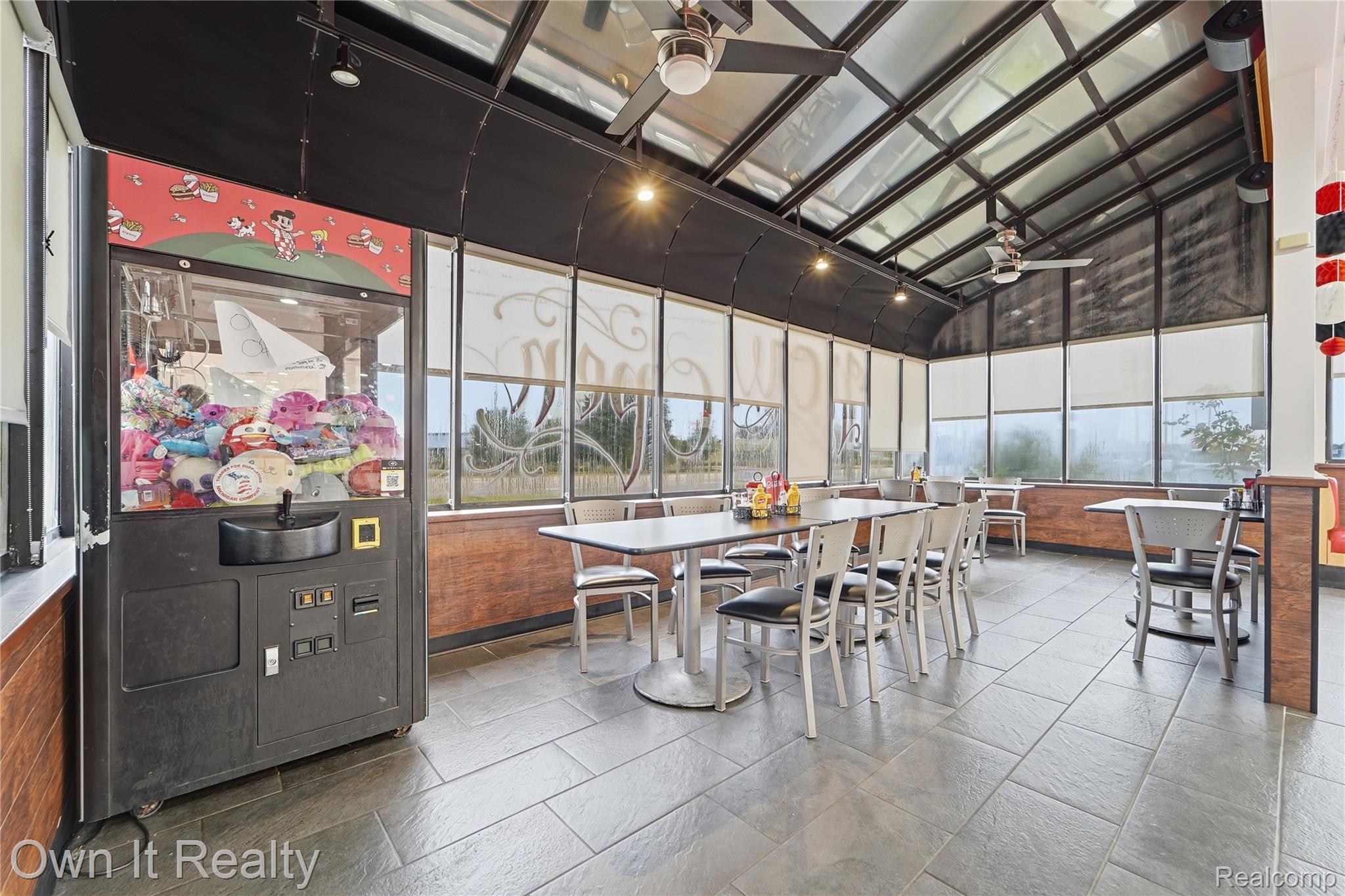 6525 S Pennsylvania Avenue Property Photo 16