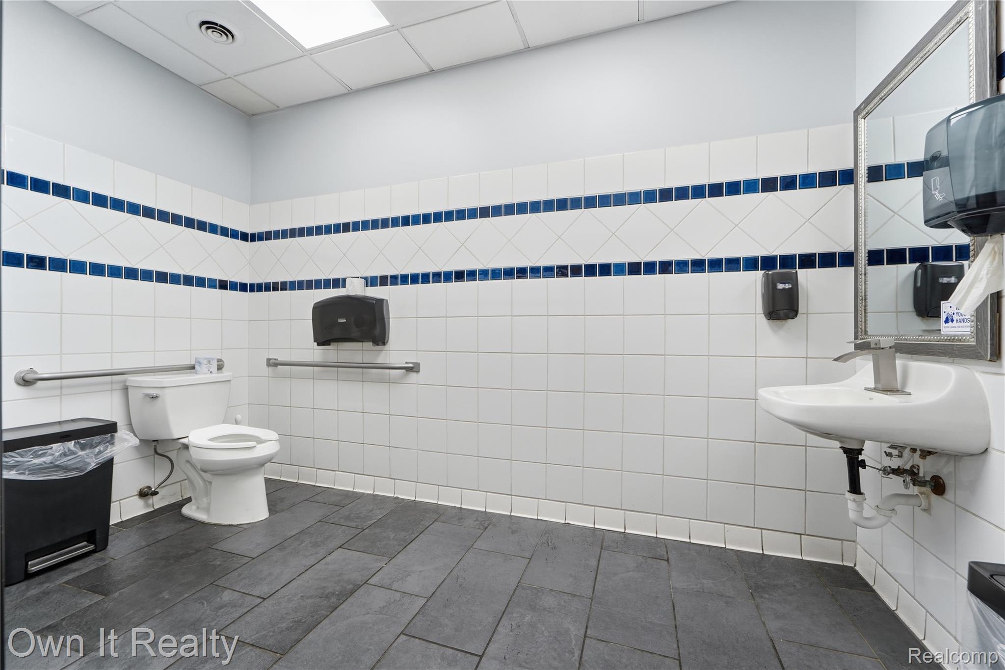 6525 S Pennsylvania Avenue Property Photo 29