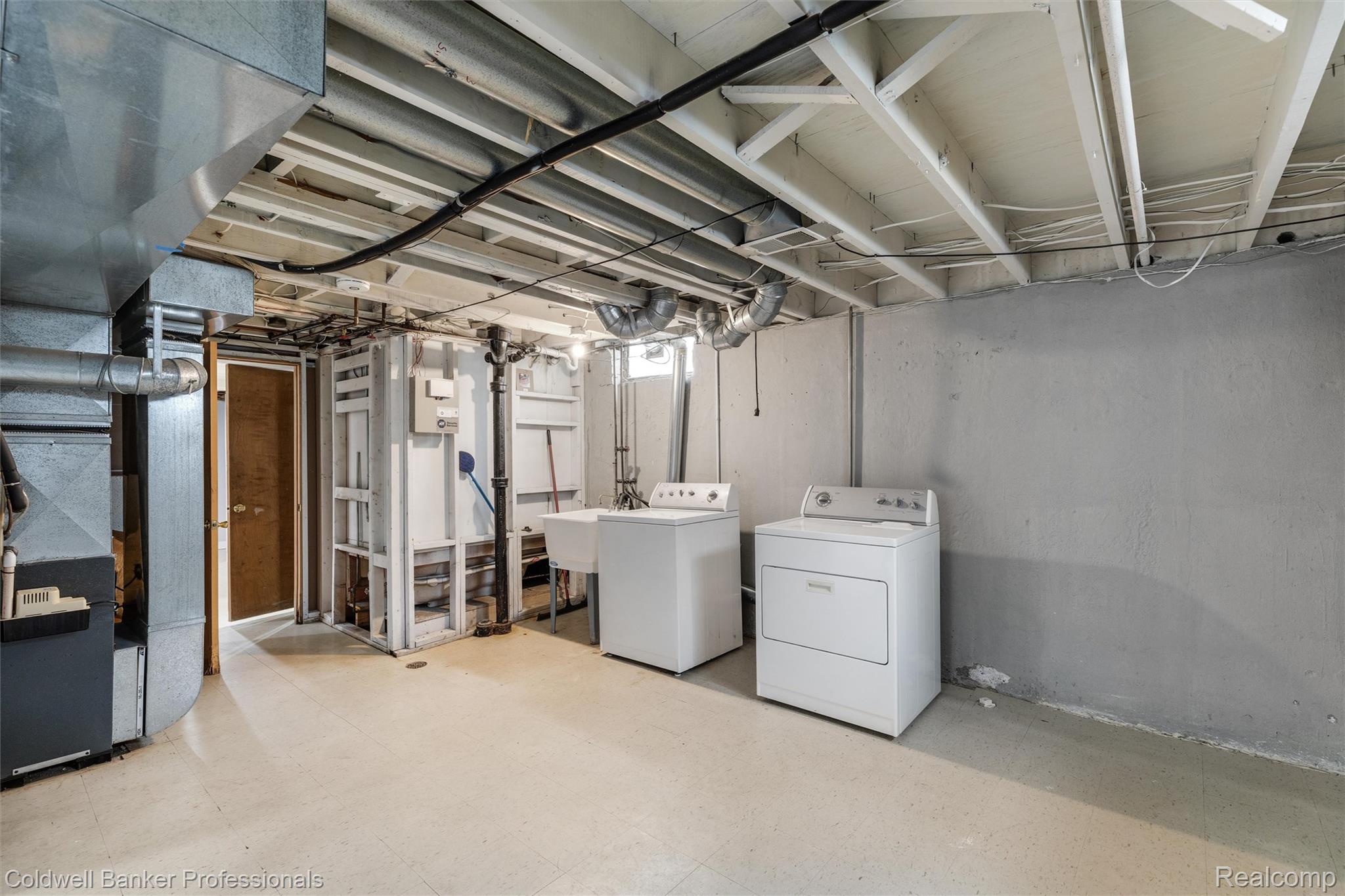 21381 Kipling Street Property Photo 14