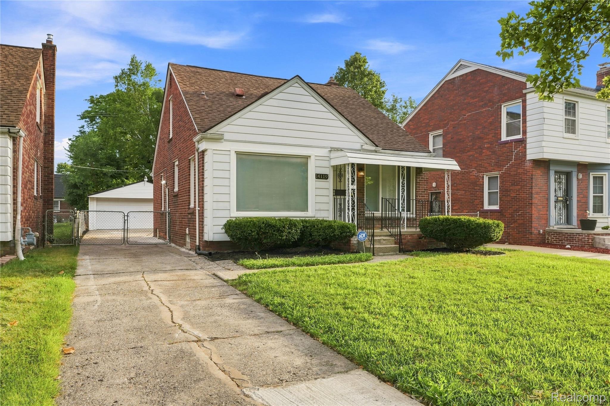 14119 Edmore Drive Property Photo 2
