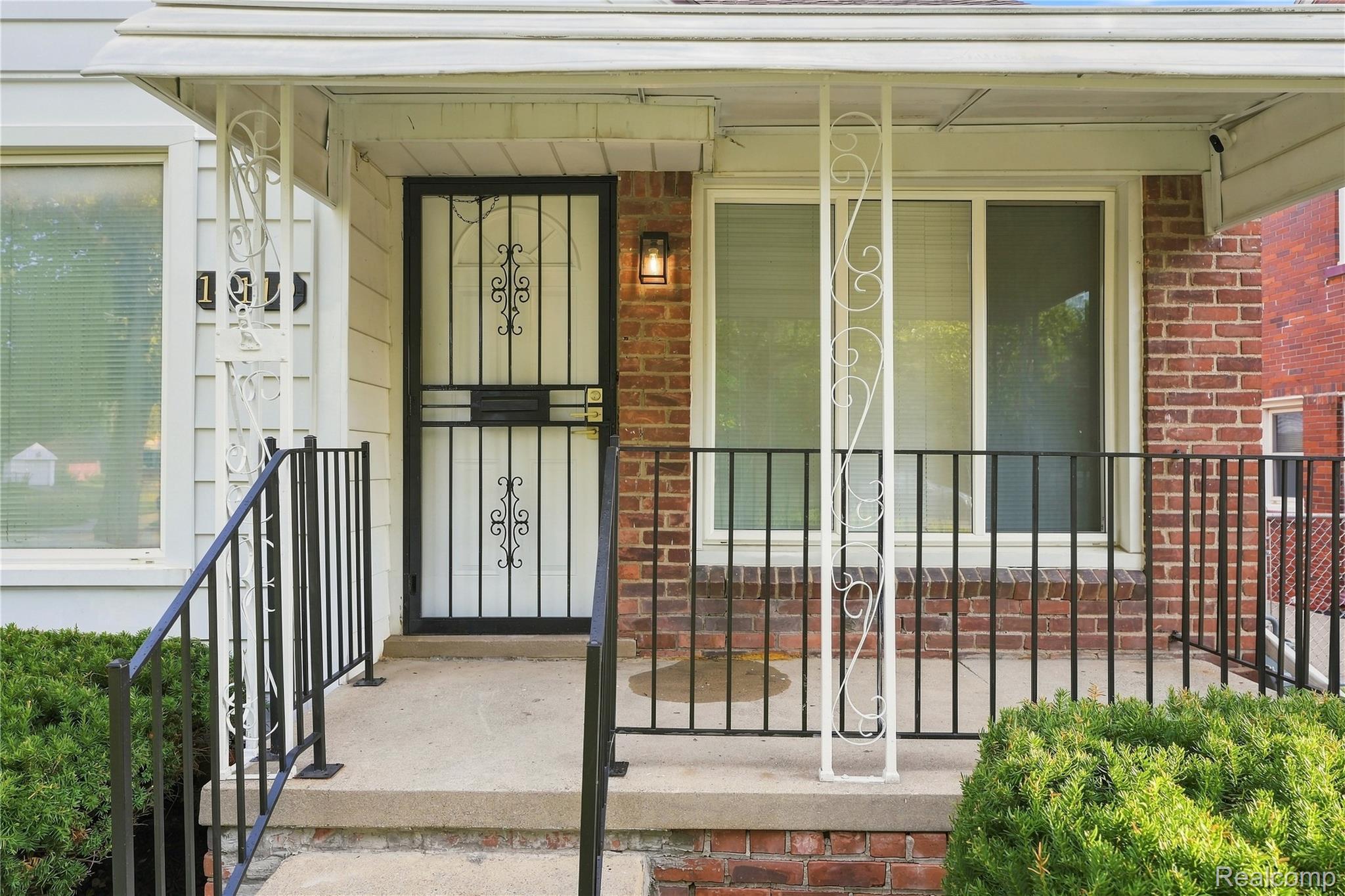 14119 Edmore Drive Property Photo 4
