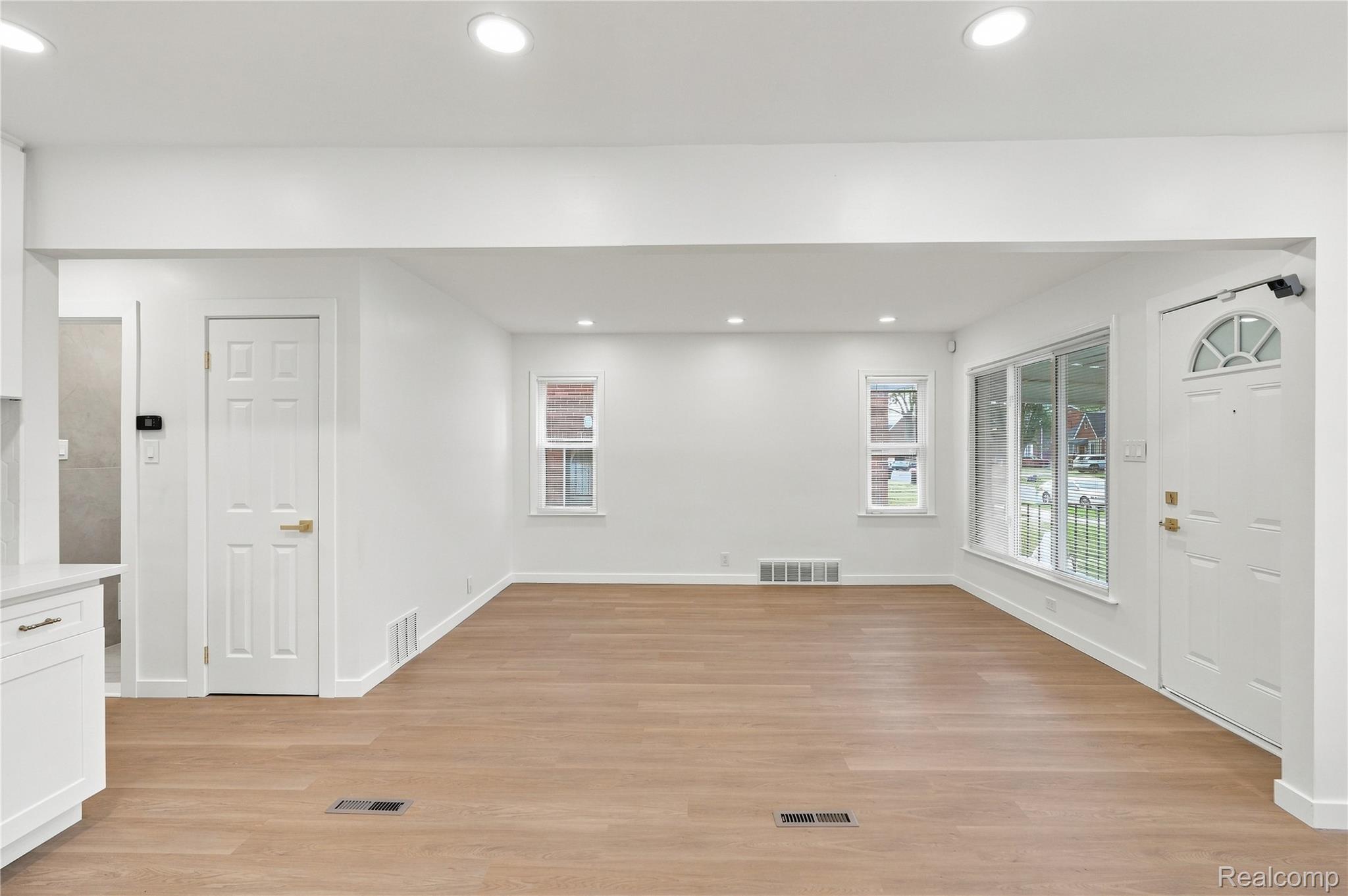 14119 Edmore Drive Property Photo 5