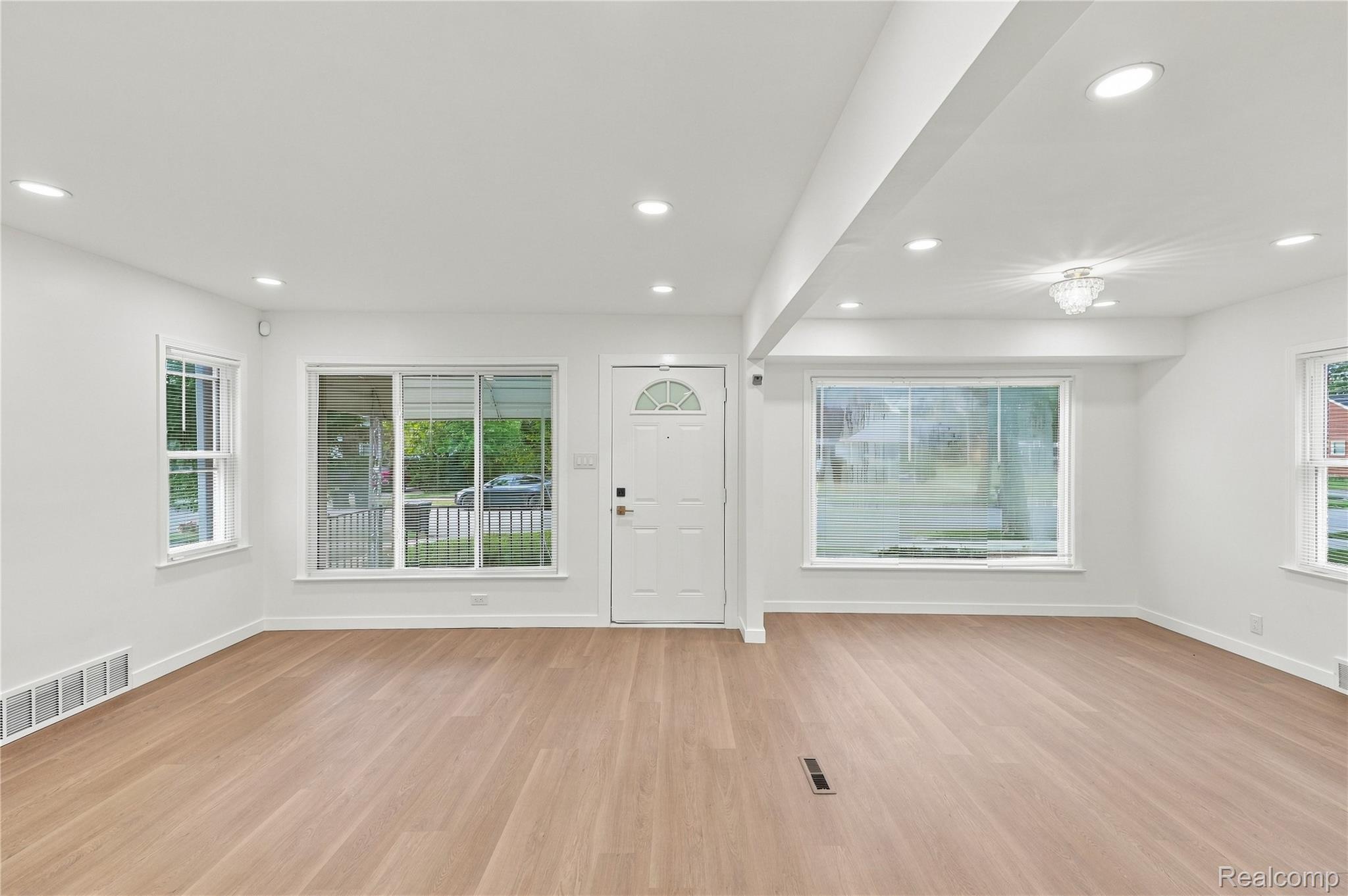 14119 Edmore Drive Property Photo 6