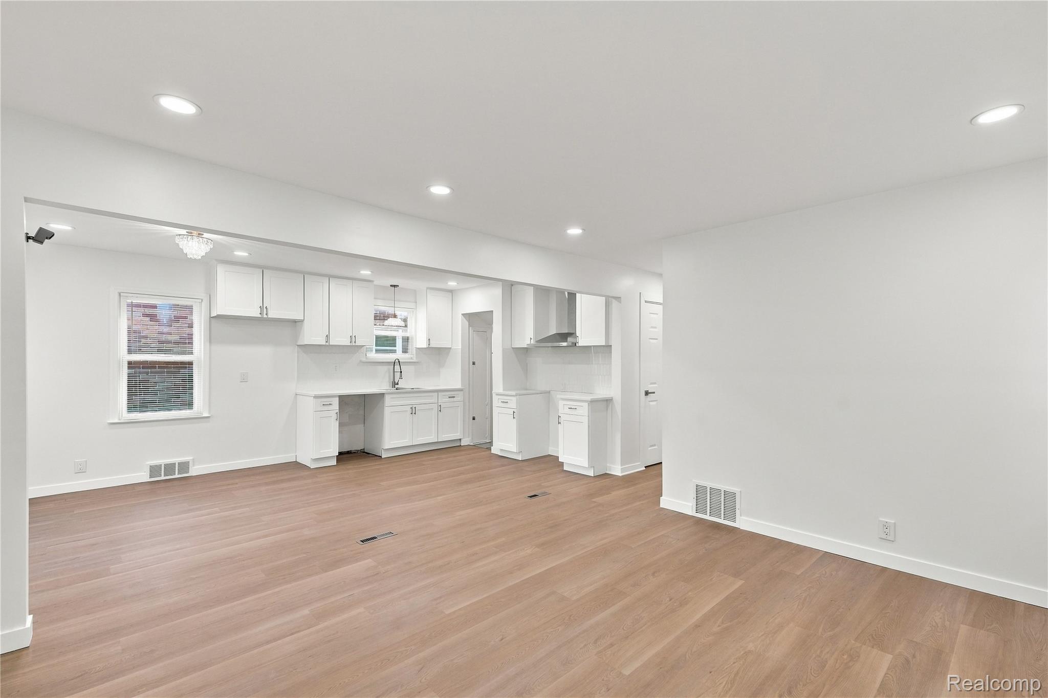 14119 Edmore Drive Property Photo 7