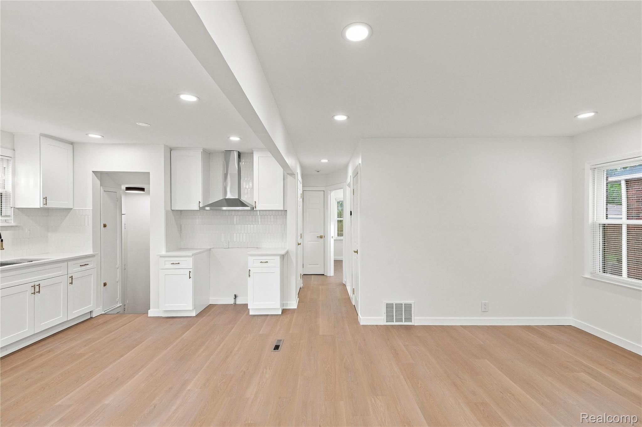 14119 Edmore Drive Property Photo 8