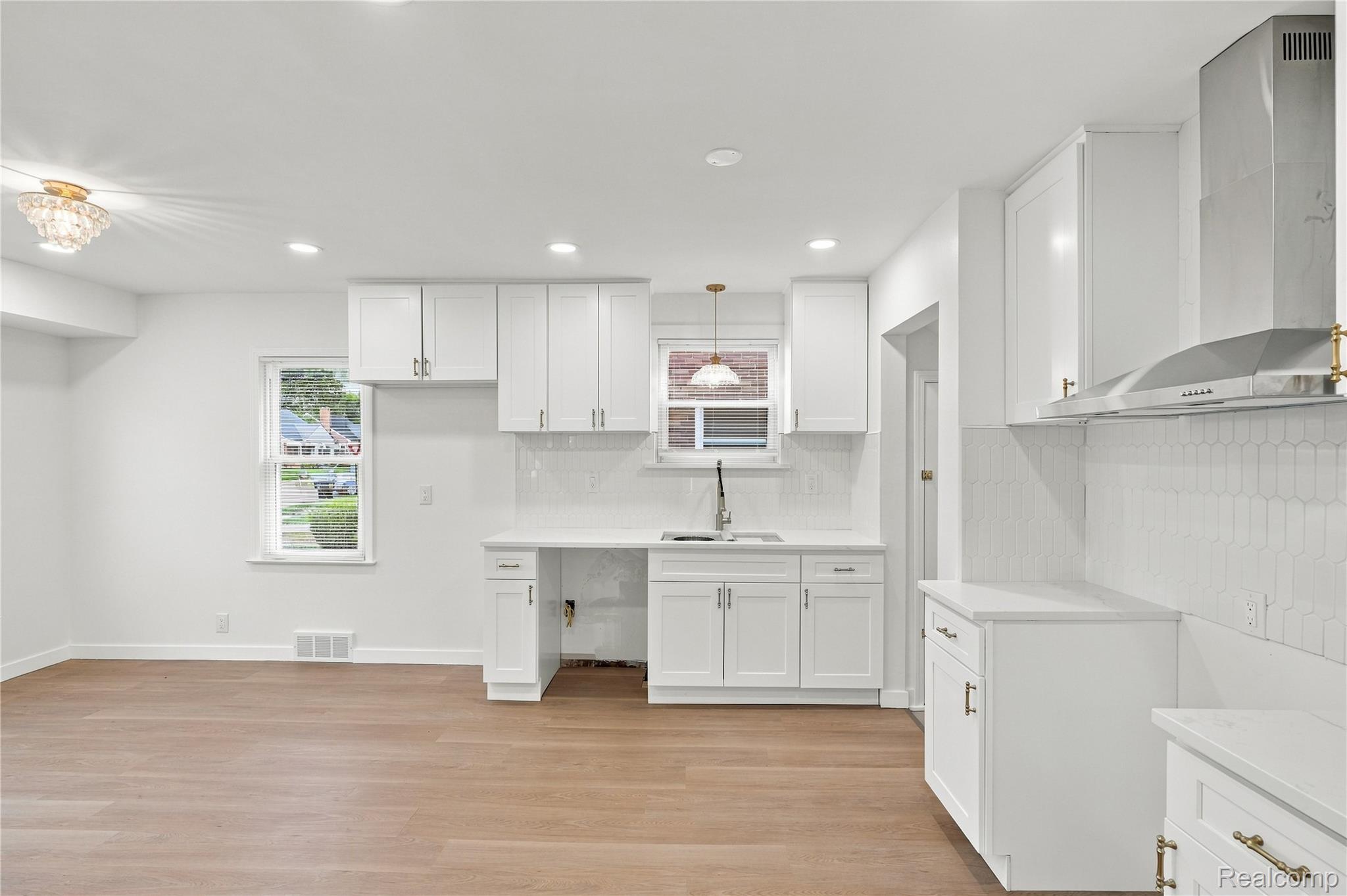 14119 Edmore Drive Property Photo 10