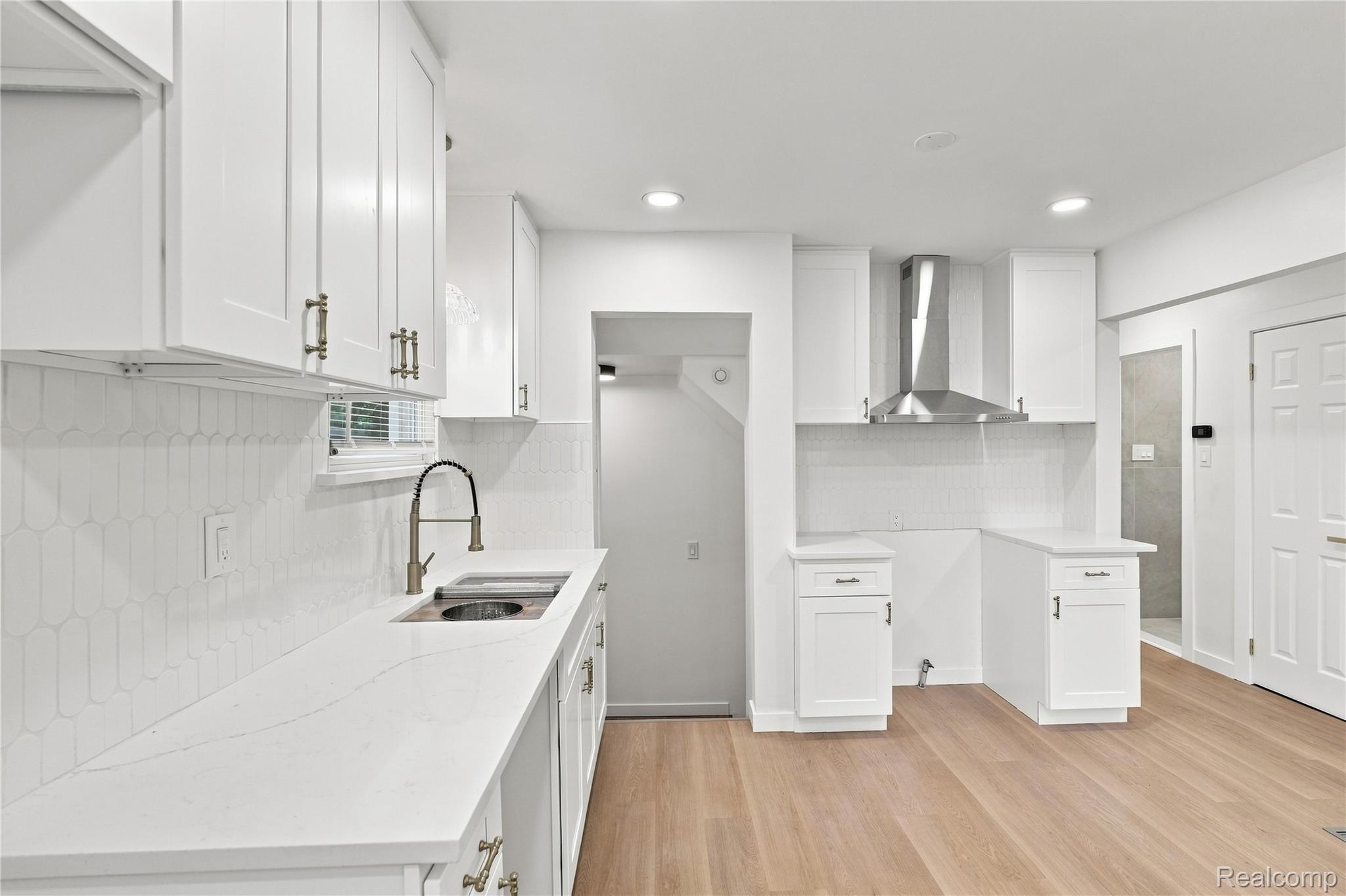 14119 Edmore Drive Property Photo 11