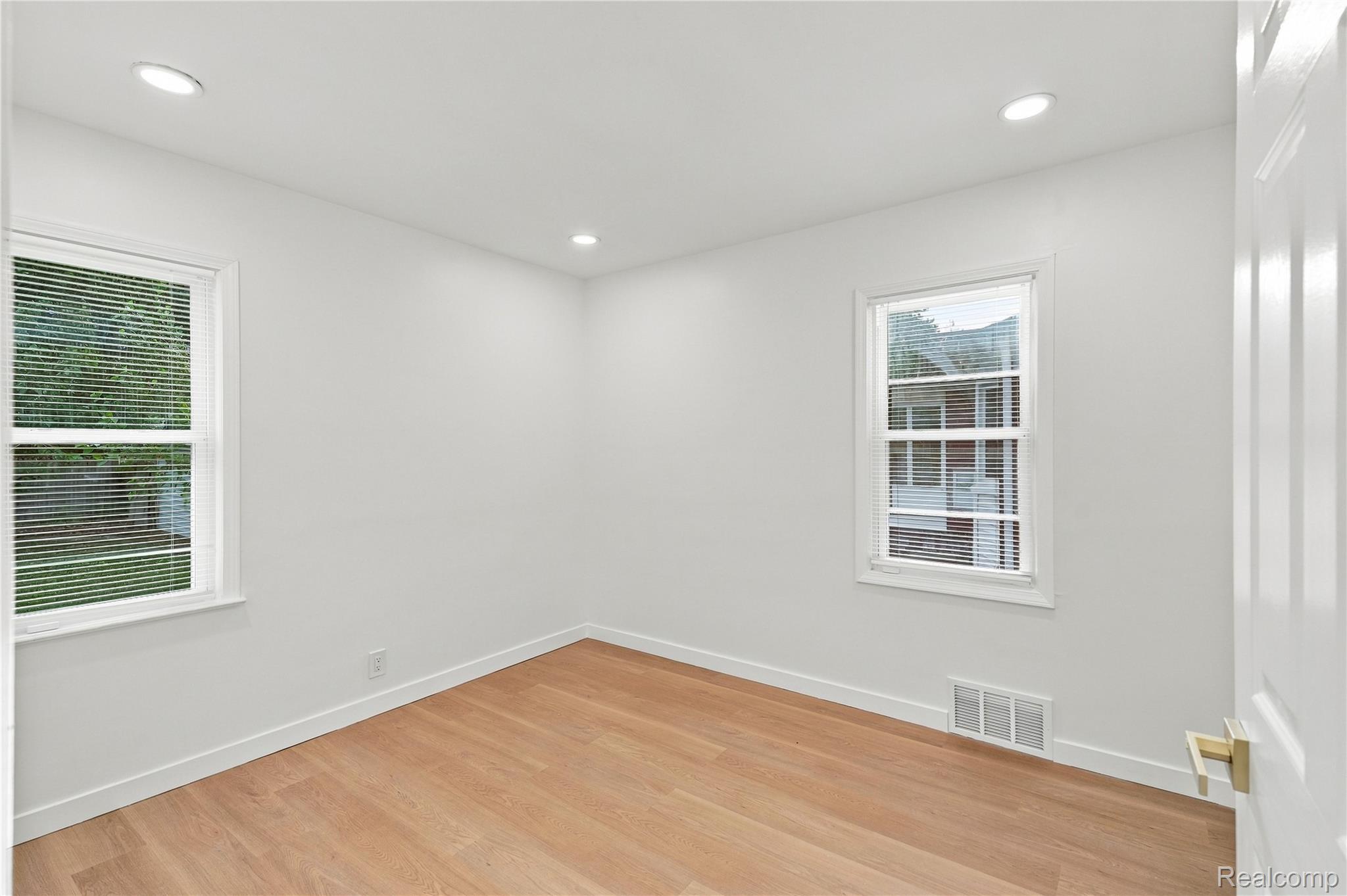 14119 Edmore Drive Property Photo 18
