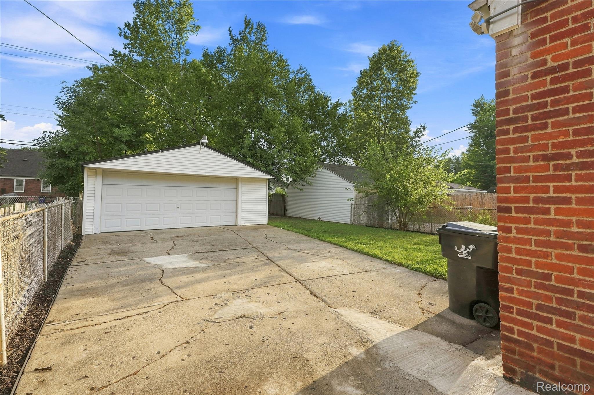 14119 Edmore Drive Property Photo 33