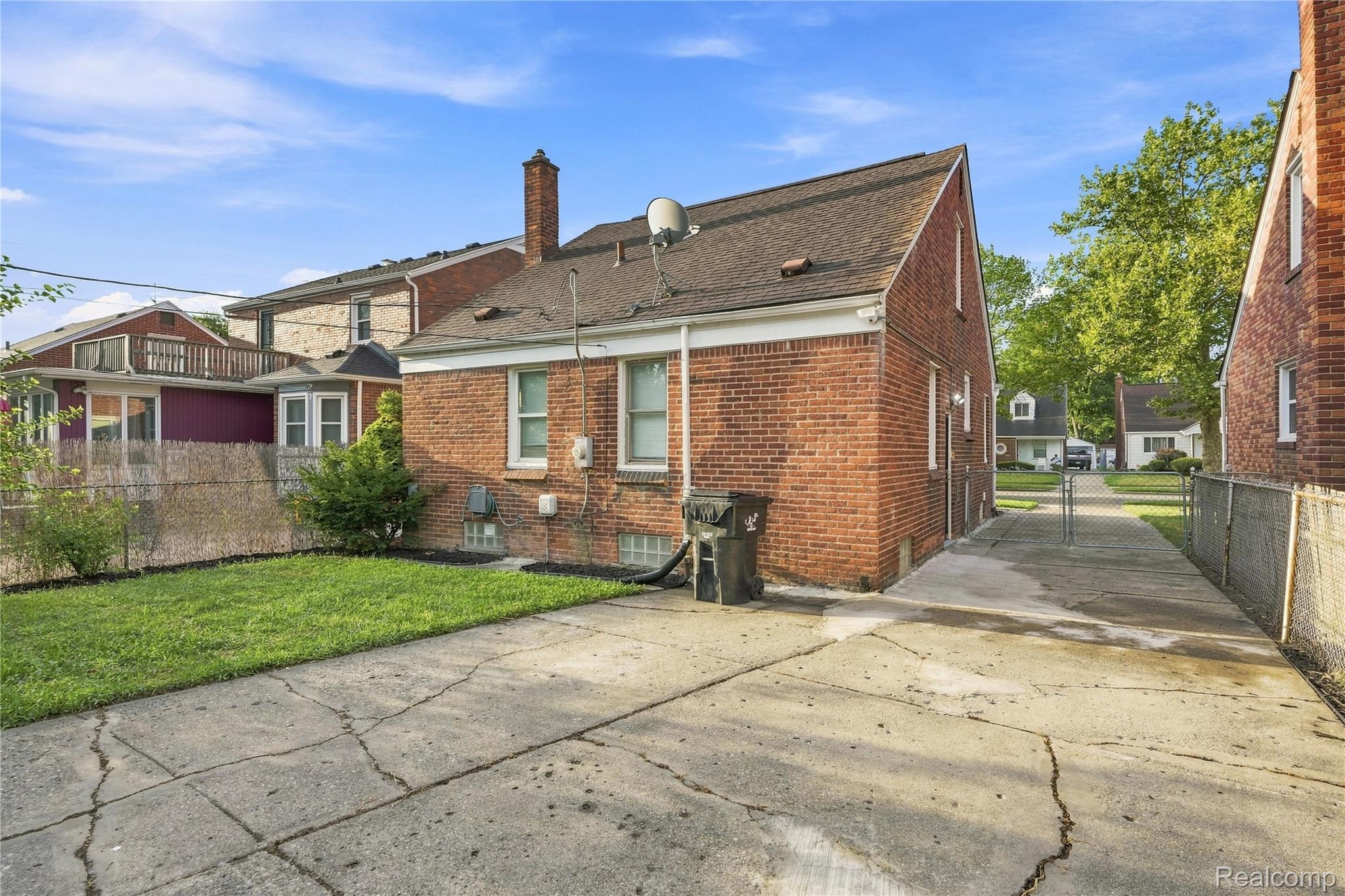 14119 Edmore Drive Property Photo 34