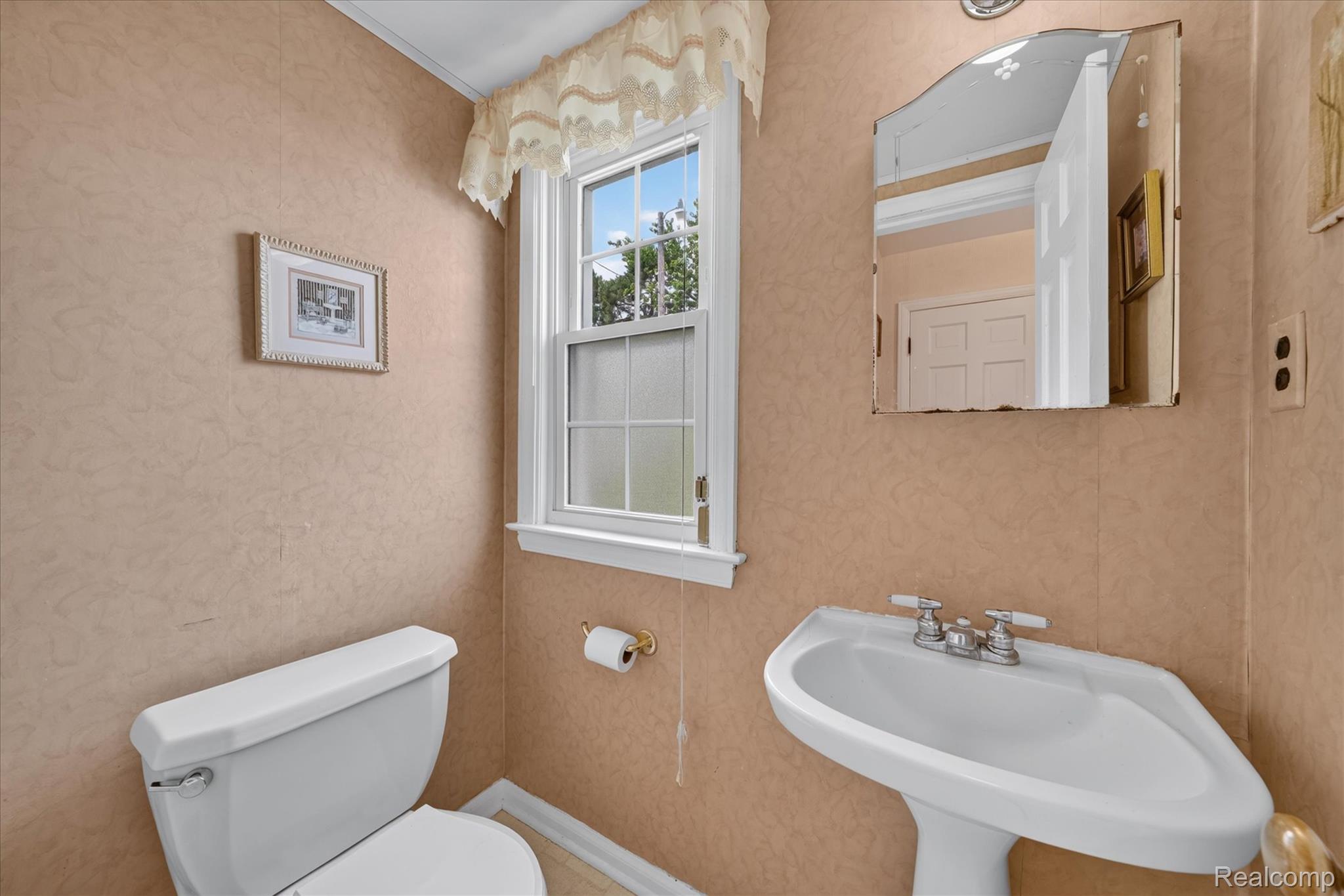 19209 Lauder Street Property Photo 20