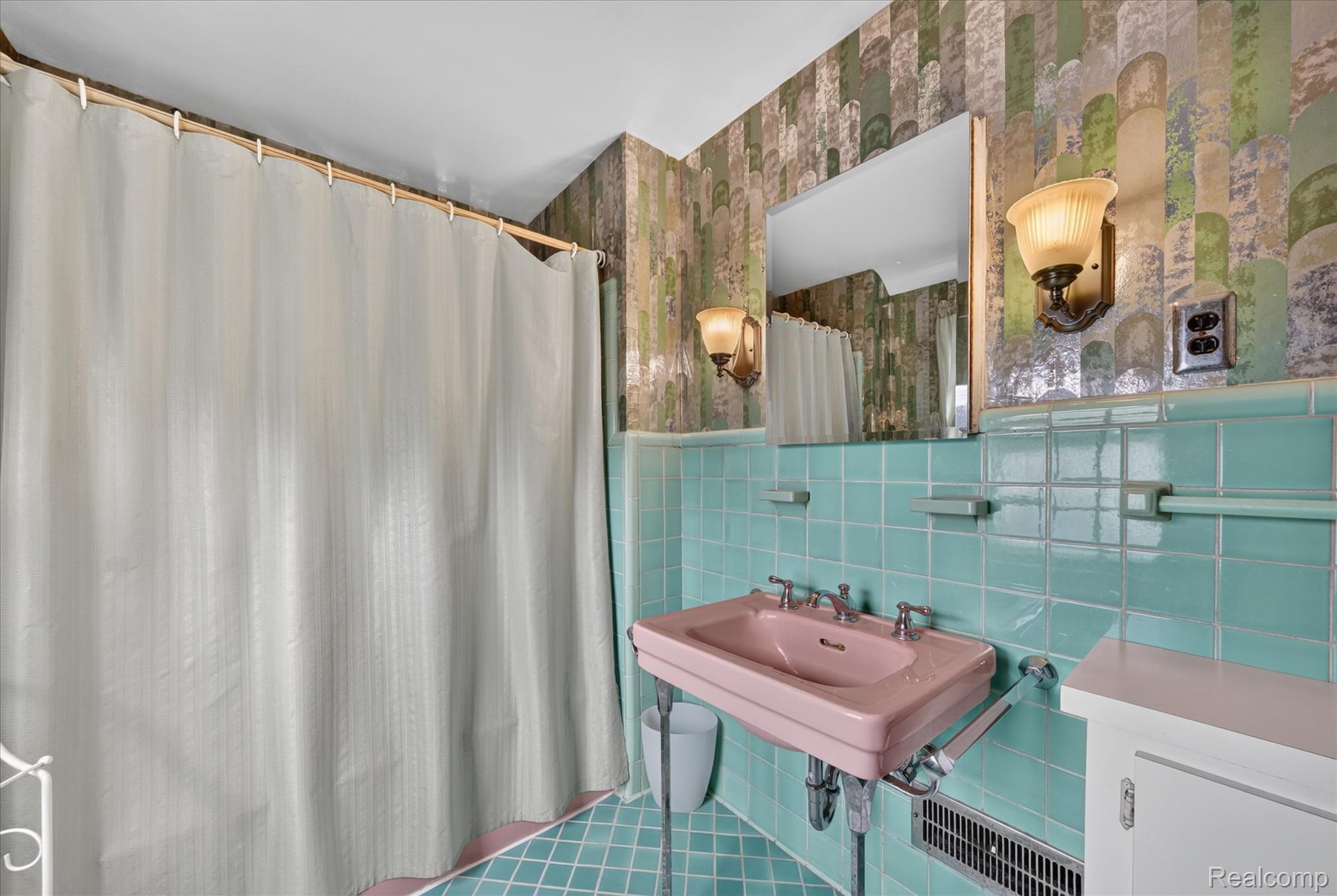 19209 Lauder Street Property Photo 27