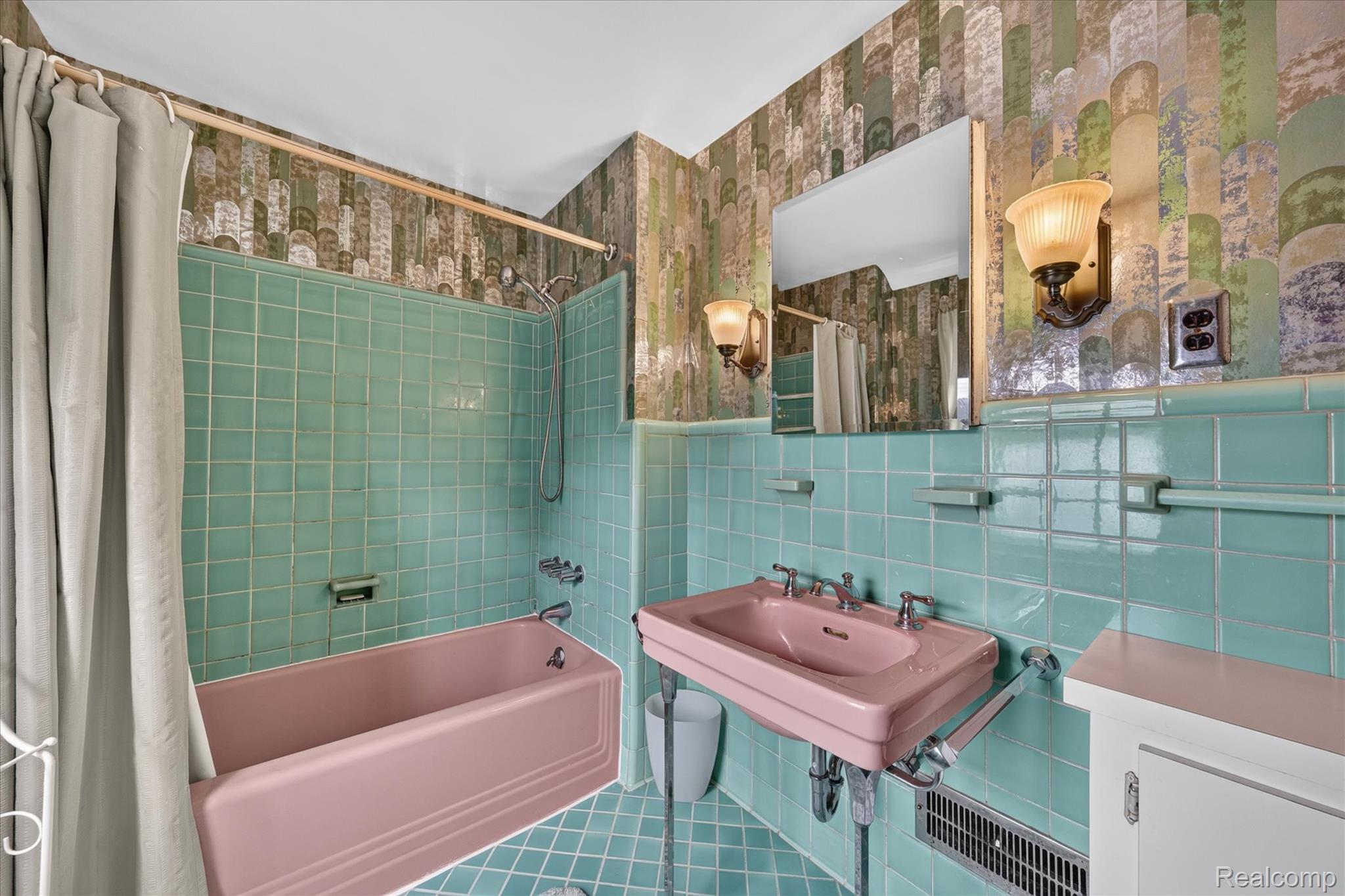 19209 Lauder Street Property Photo 28