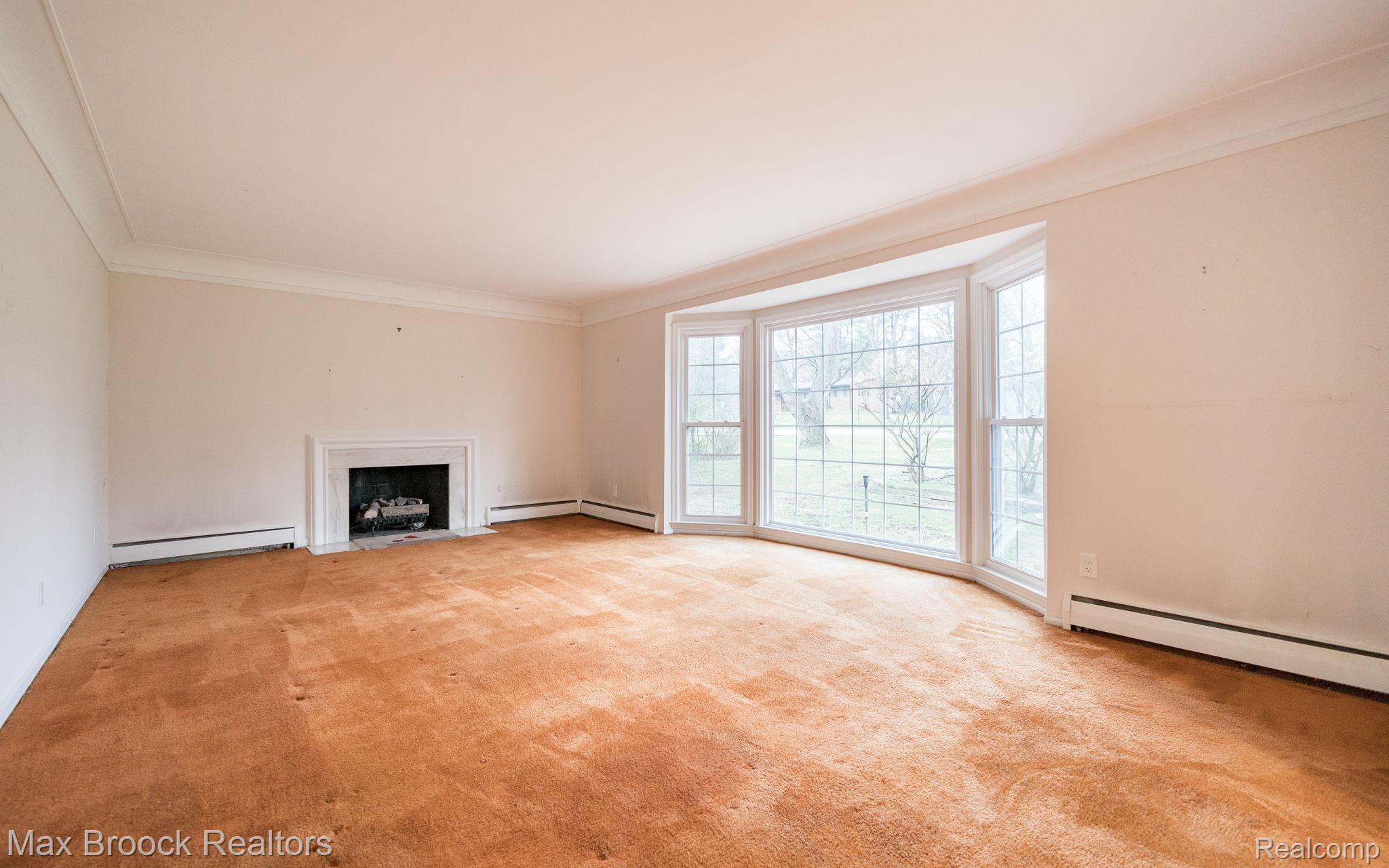25461 Tweed Drive Property Photo 4