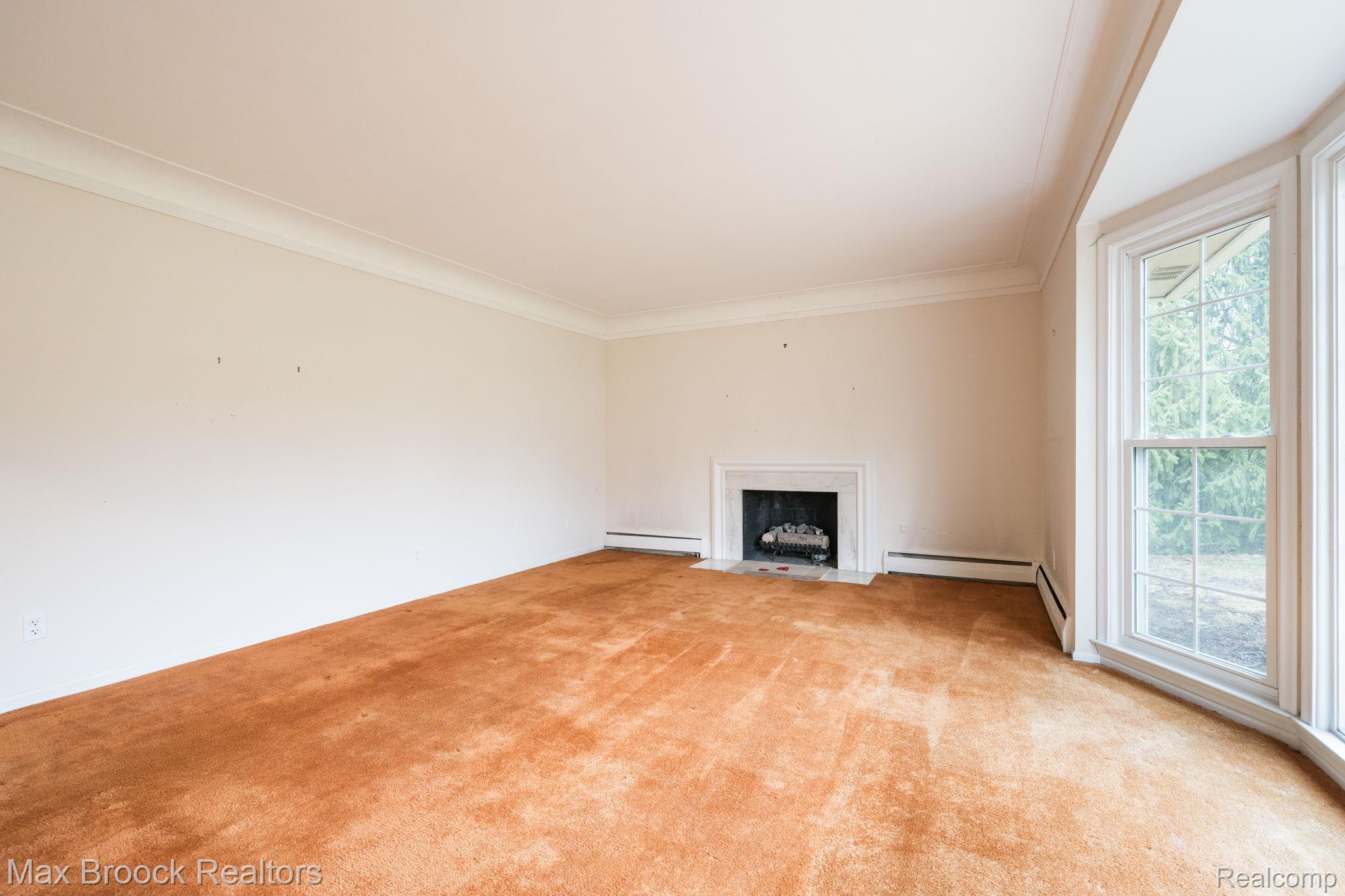 25461 Tweed Drive Property Photo 5