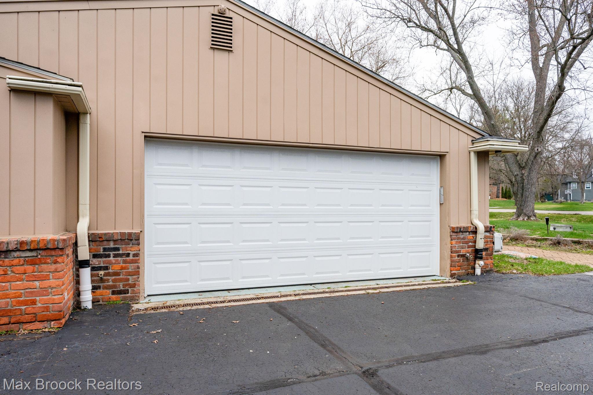 25461 Tweed Drive Property Photo 41