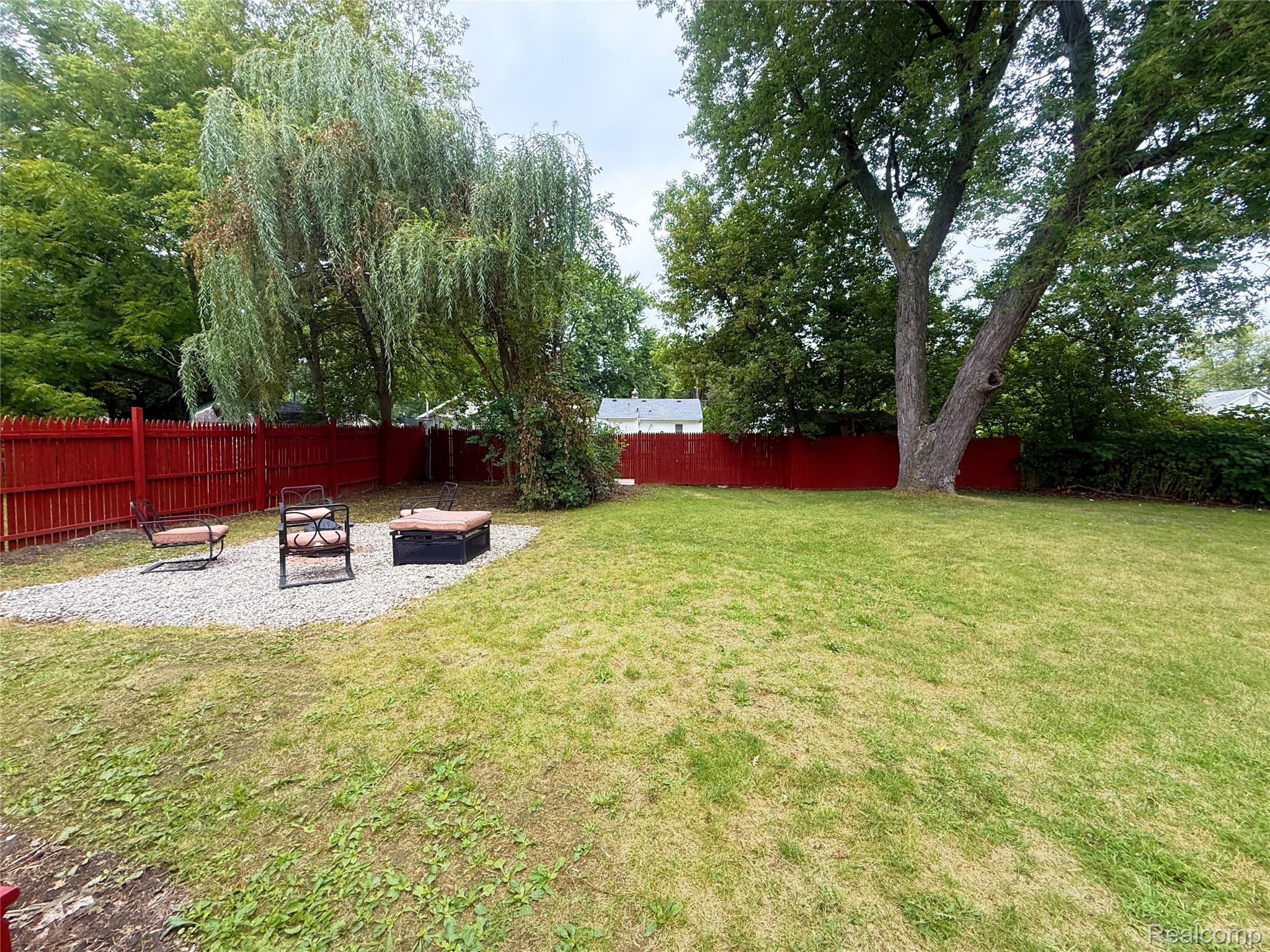 2227 E Boatfield Avenue Property Photo 21