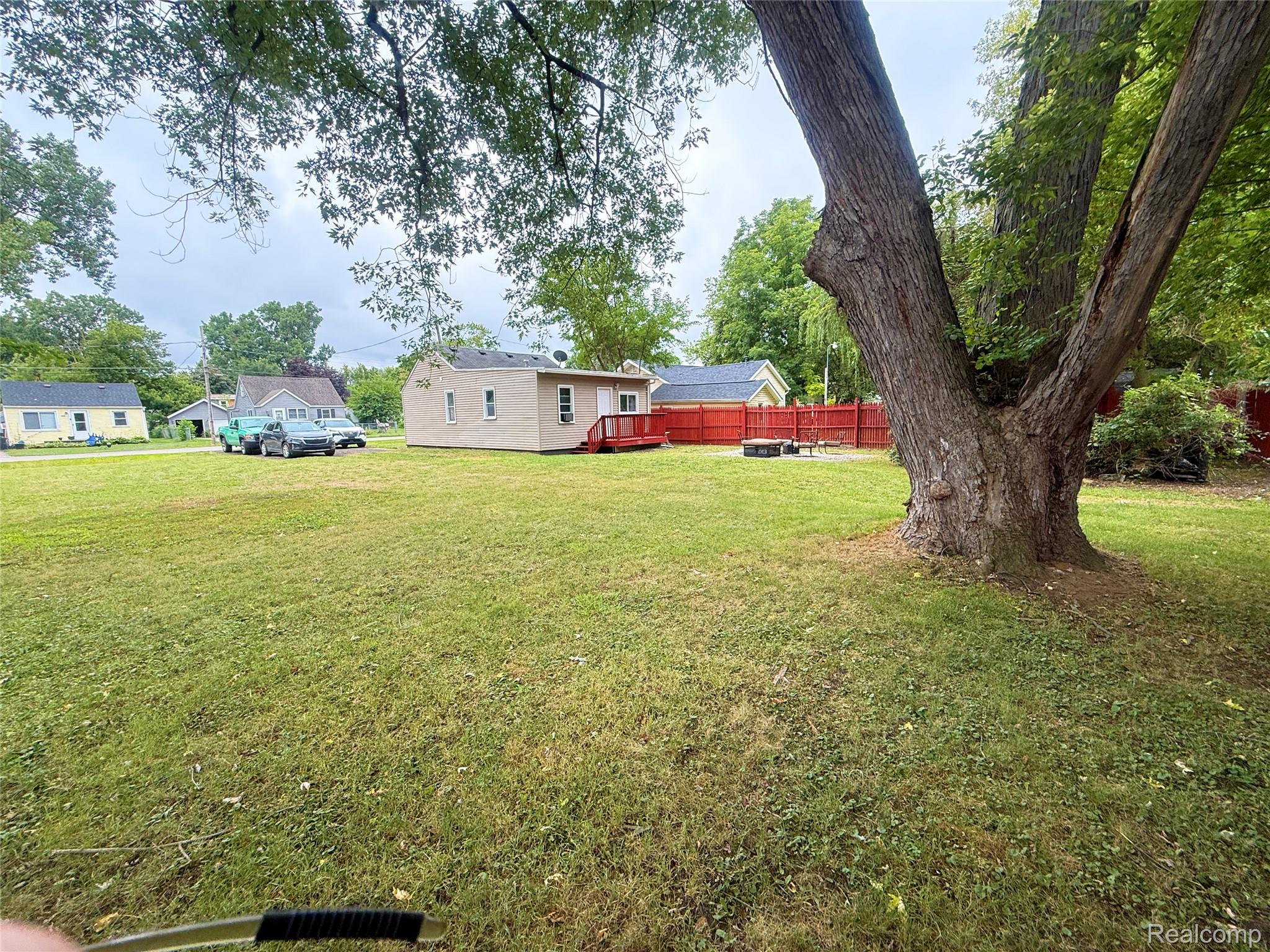 2227 E Boatfield Avenue Property Photo 24