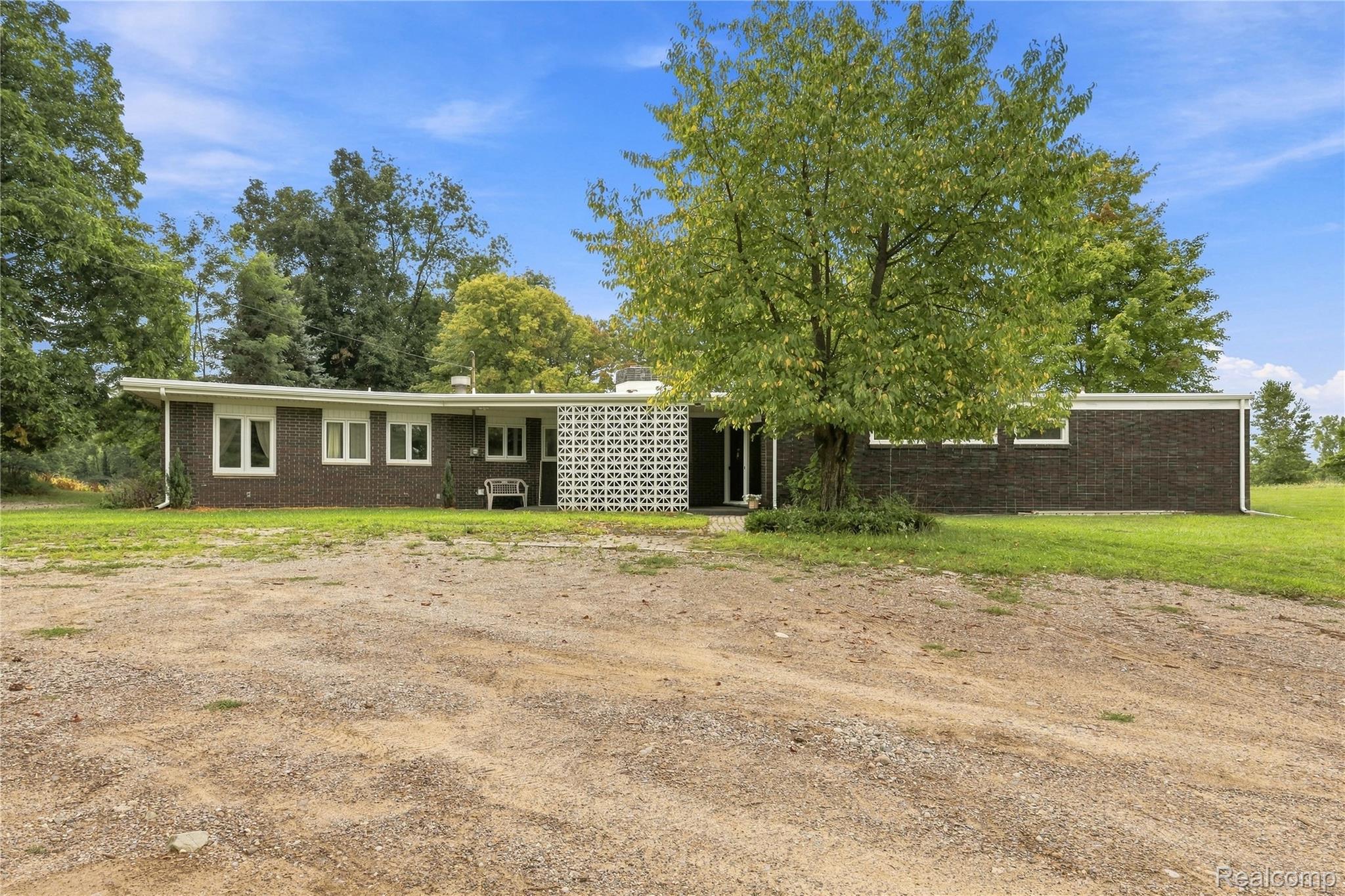 7386 Dean Road Property Photo 6