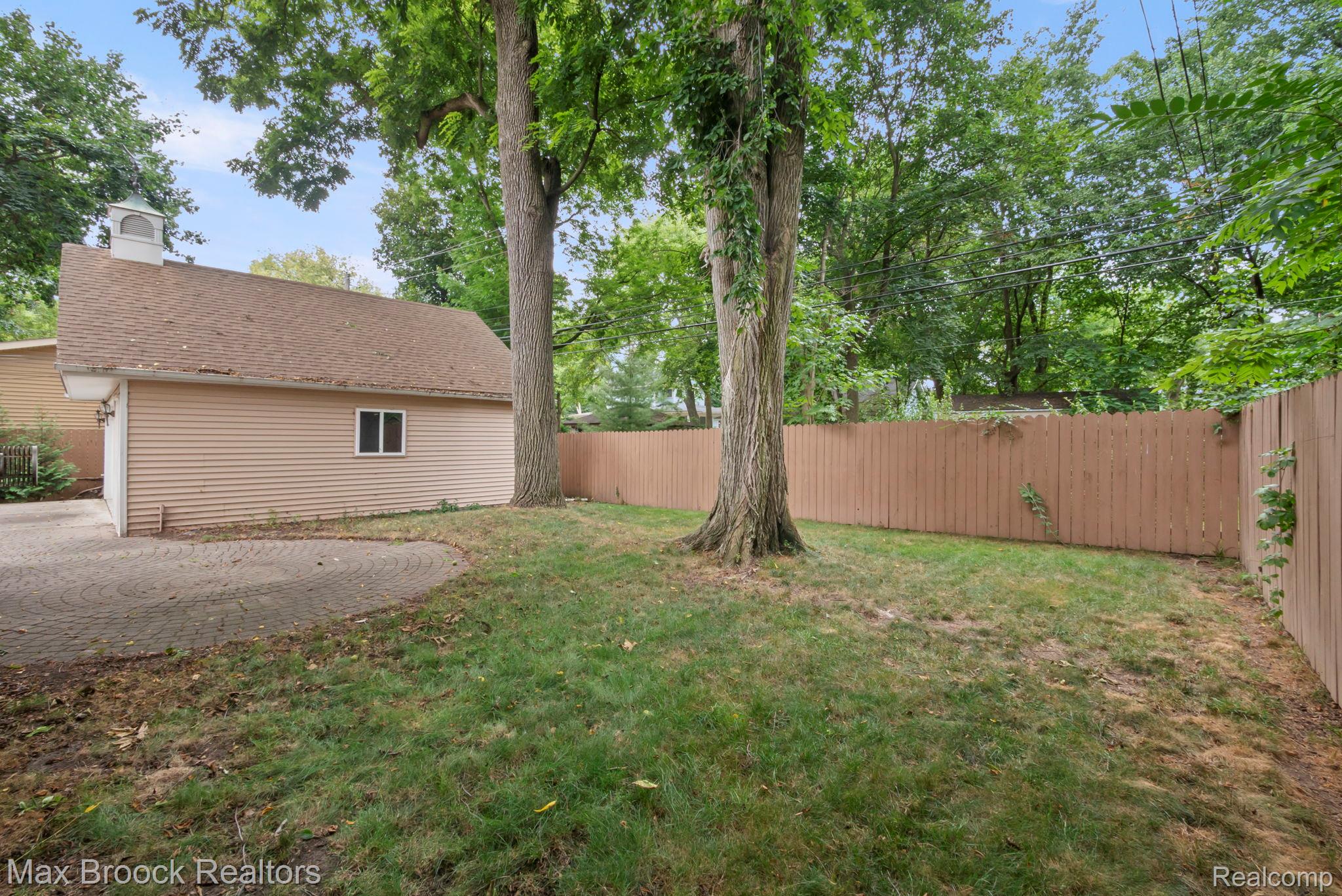 364 S Wing Street Property Photo 9