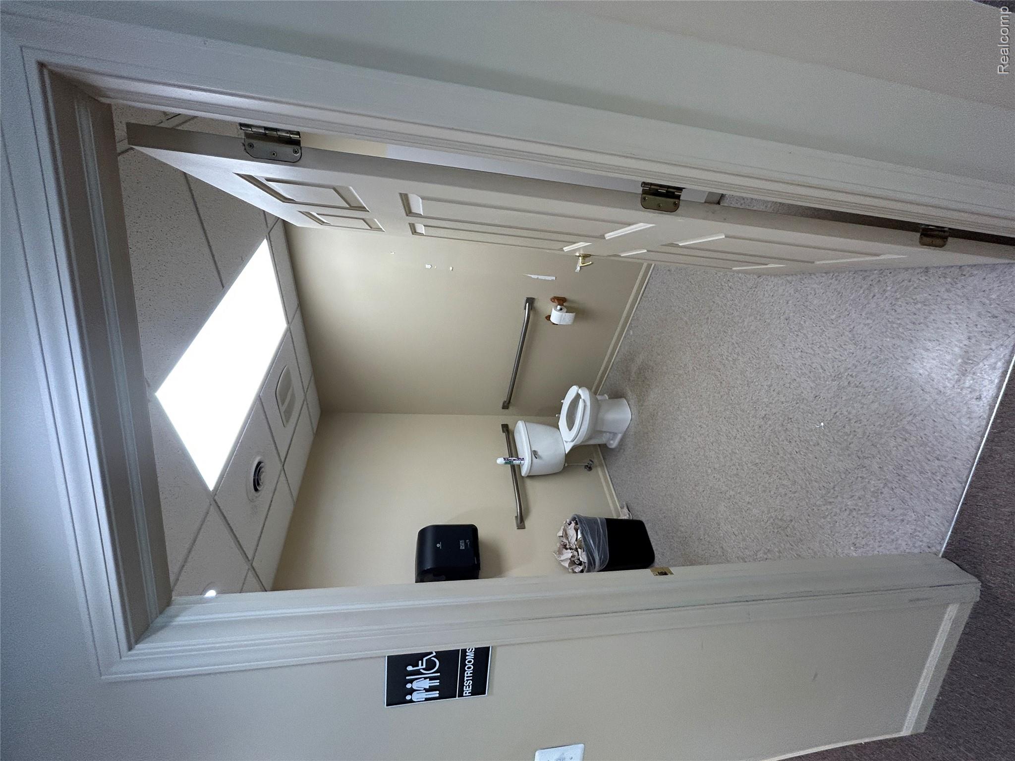 15045 Dixie Highway Property Photo 10