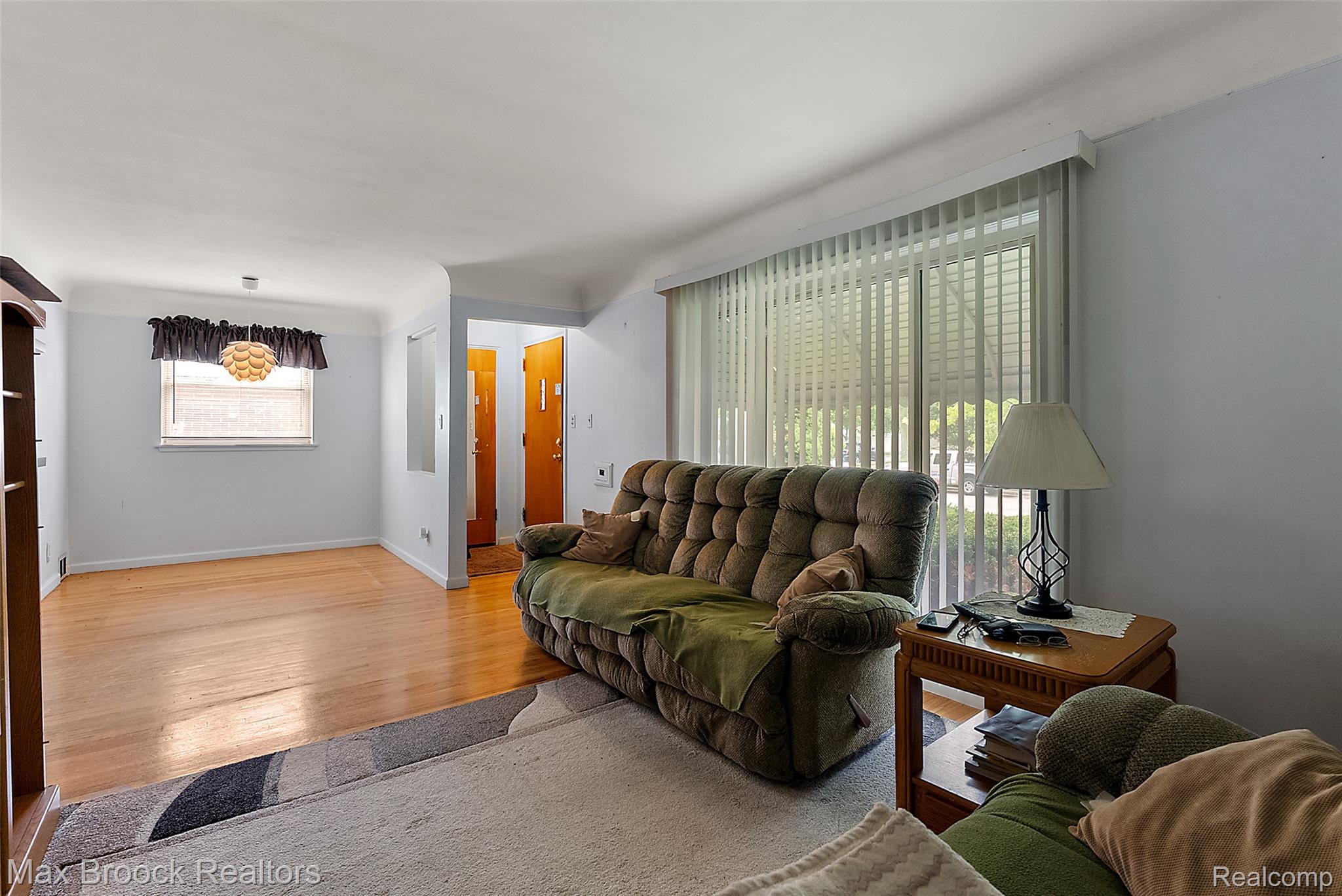 15812 Hanover Avenue Property Photo 3