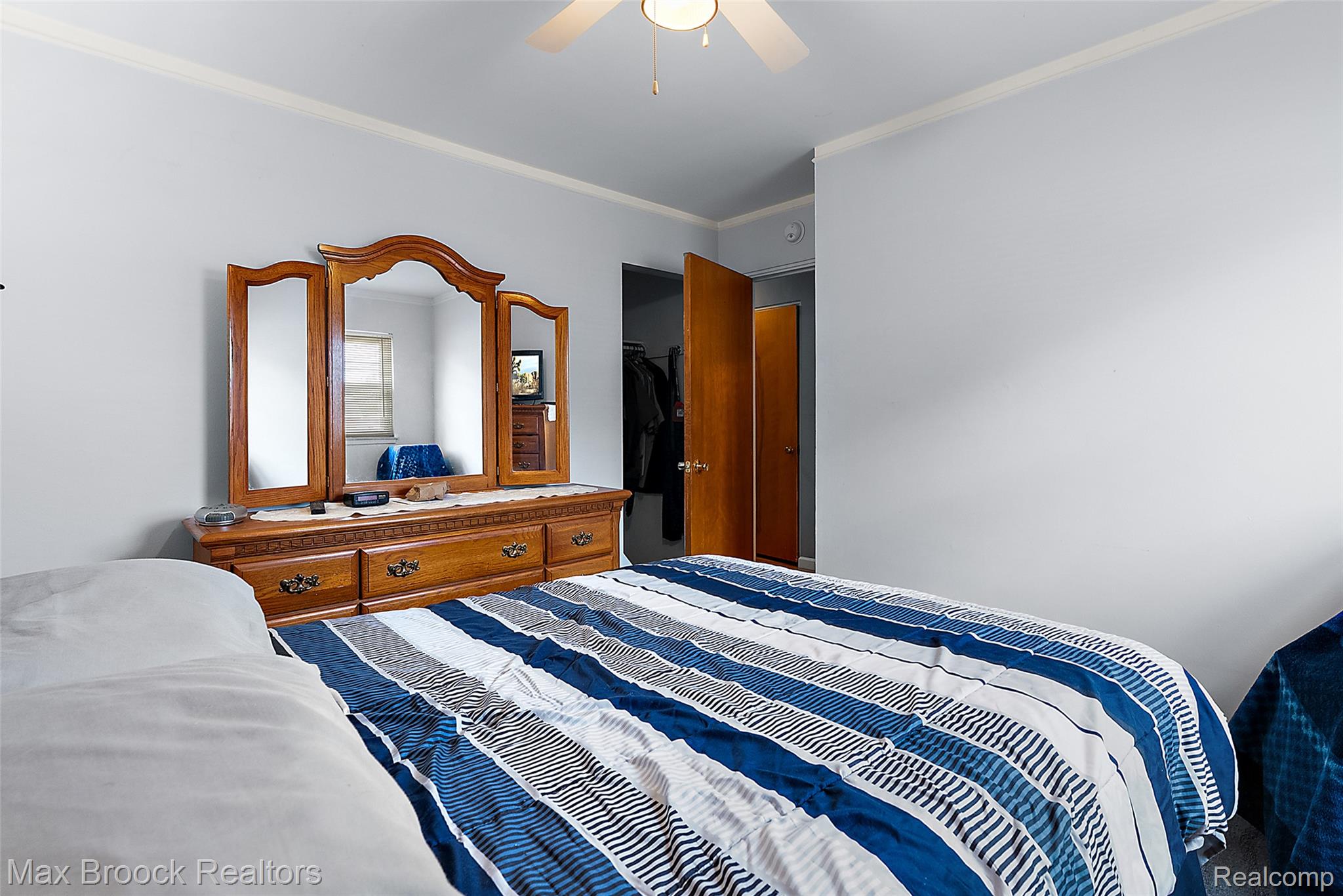 15812 Hanover Avenue Property Photo 12