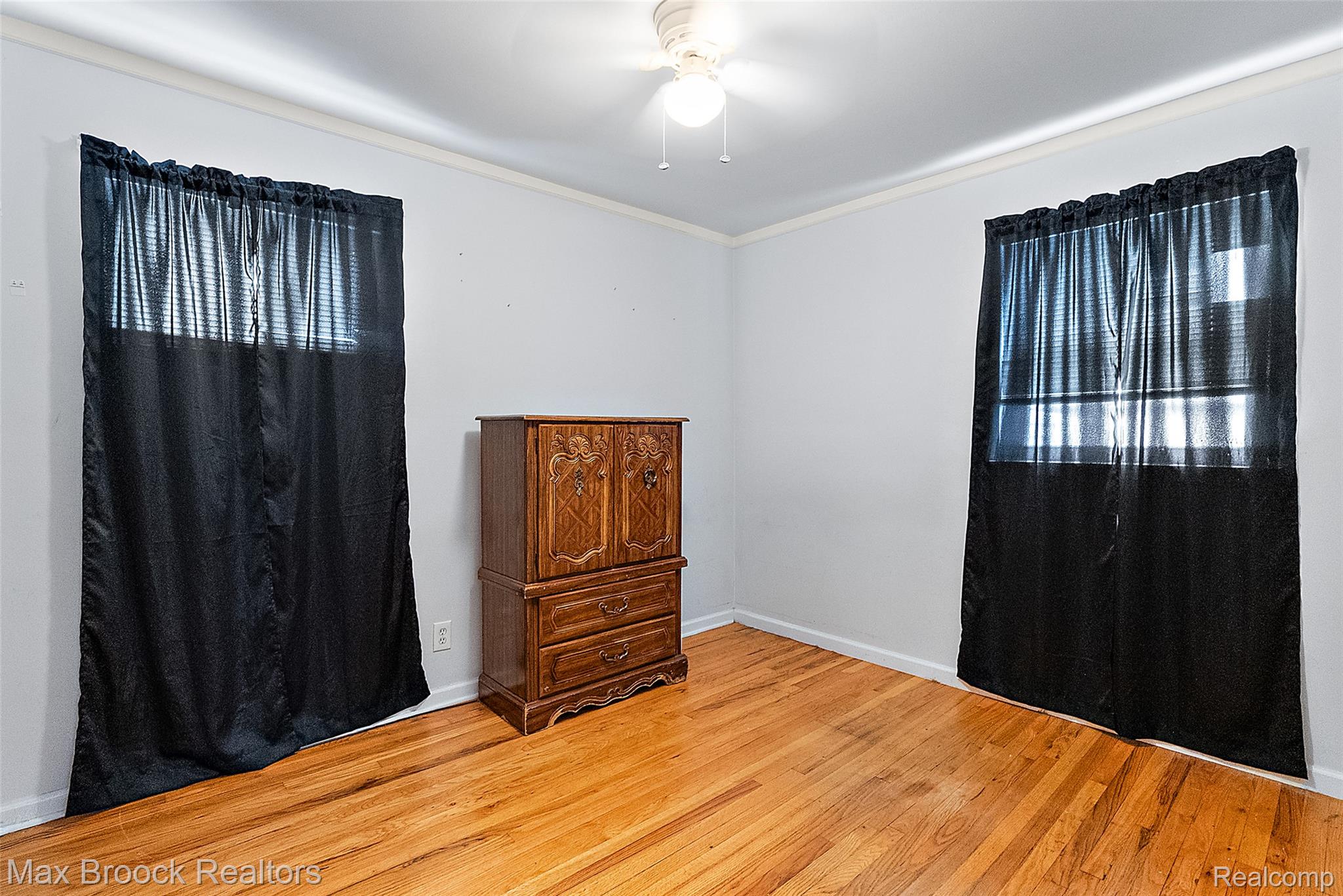 15812 Hanover Avenue Property Photo 13