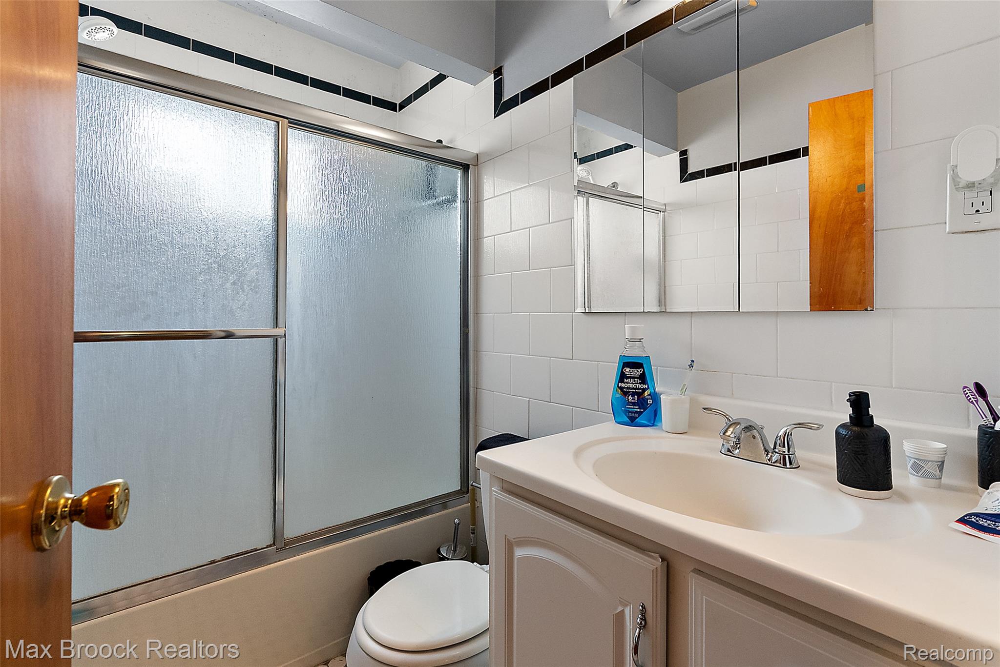 15812 Hanover Avenue Property Photo 17