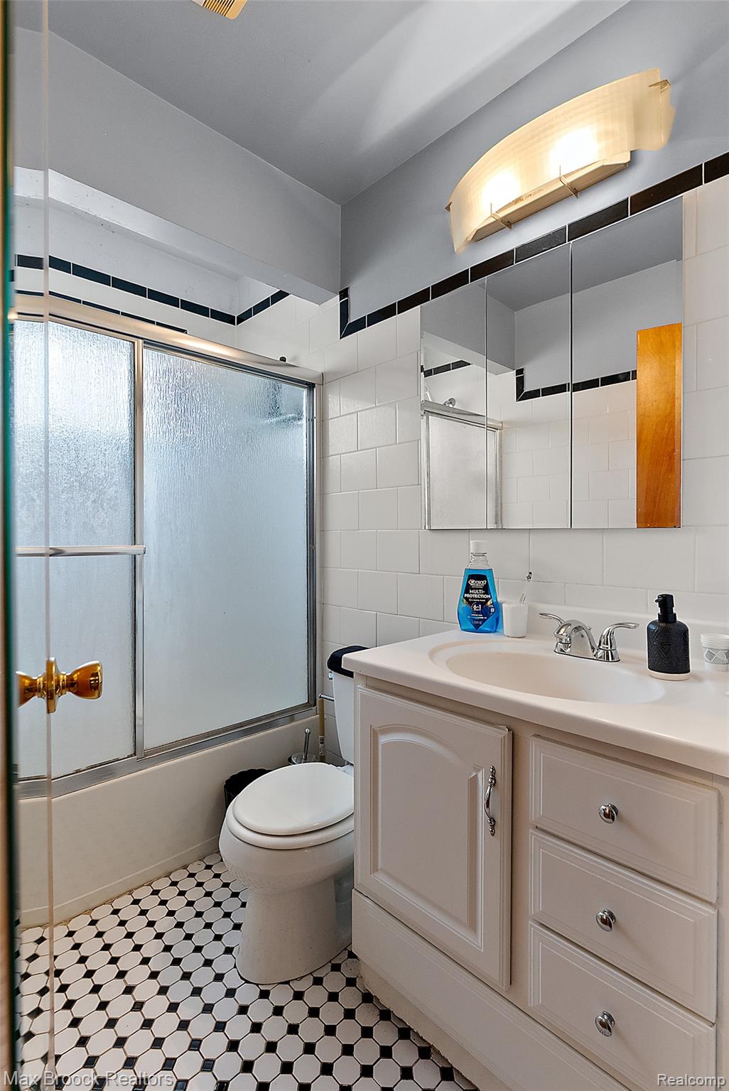 15812 Hanover Avenue Property Photo 18