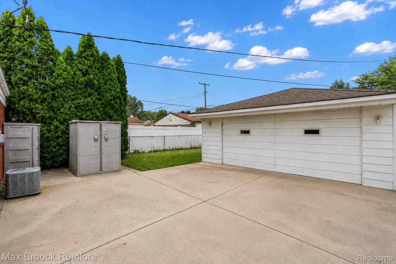 15812 Hanover Avenue Property Photo 25