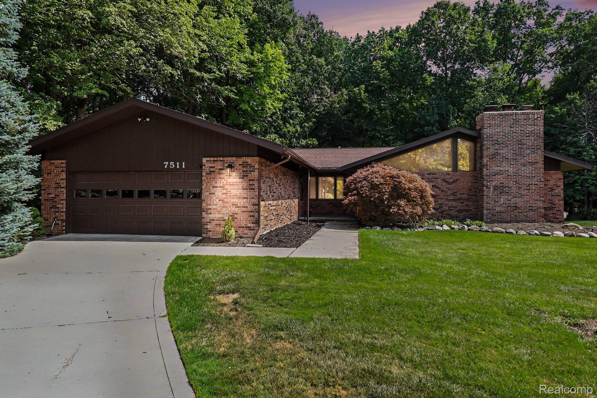7511 Tiverton Court Property Photo 1