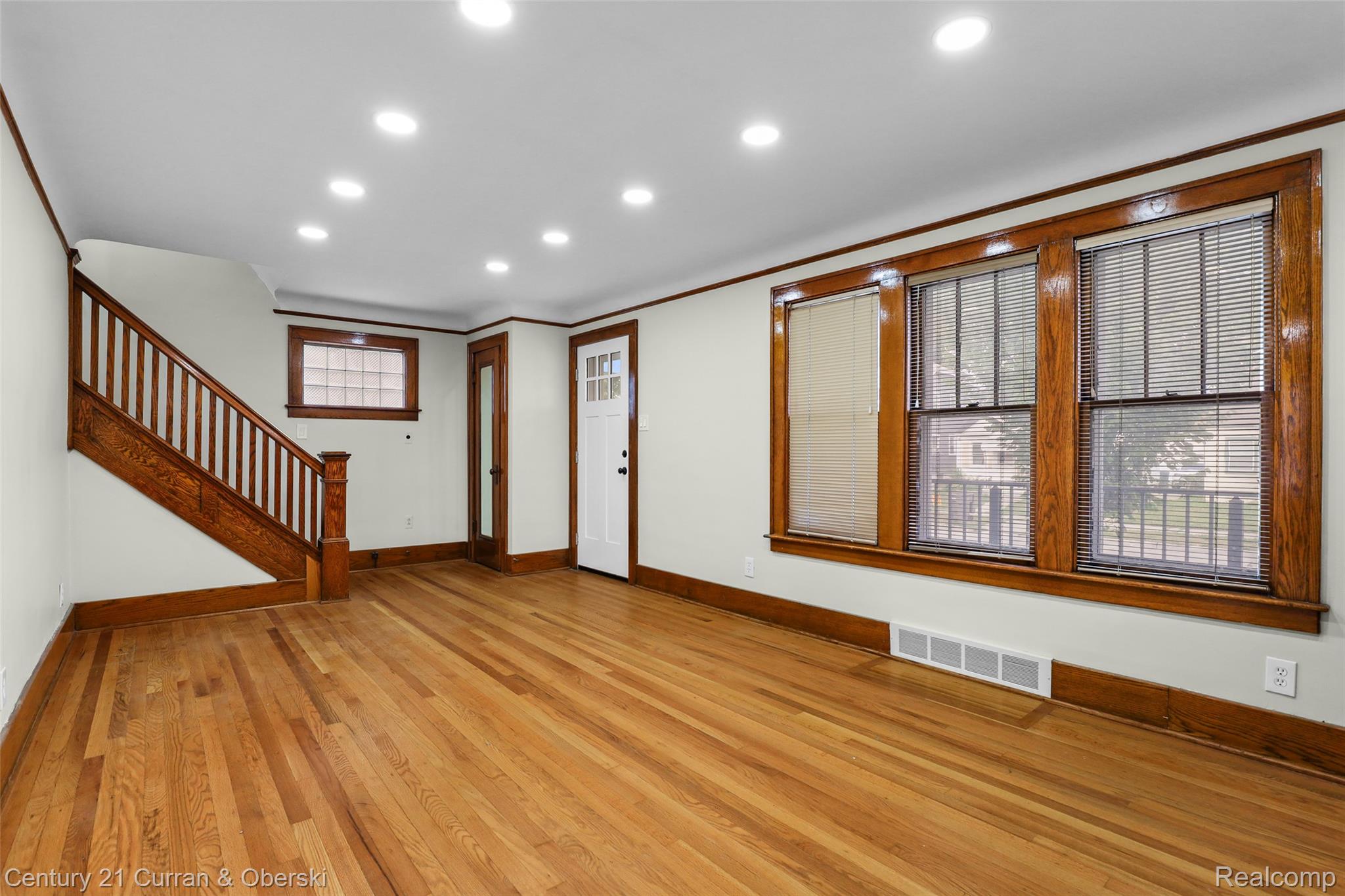 6401 Payne Avenue Property Photo 4