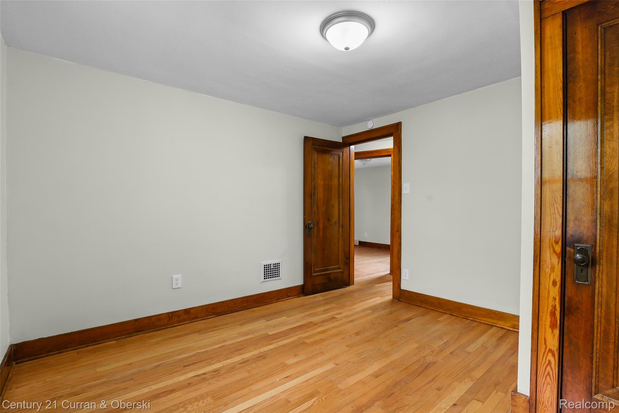 6401 Payne Avenue Property Photo 8