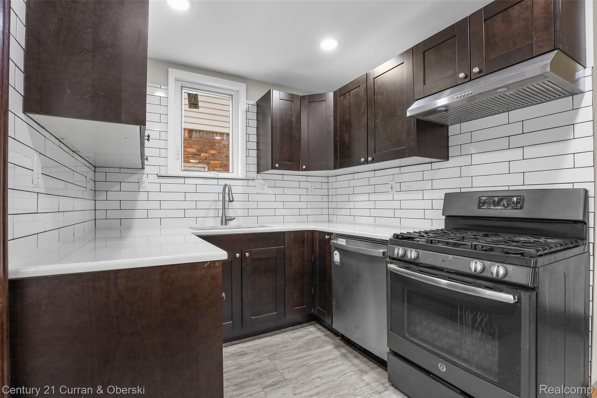 6401 Payne Avenue Property Photo 15