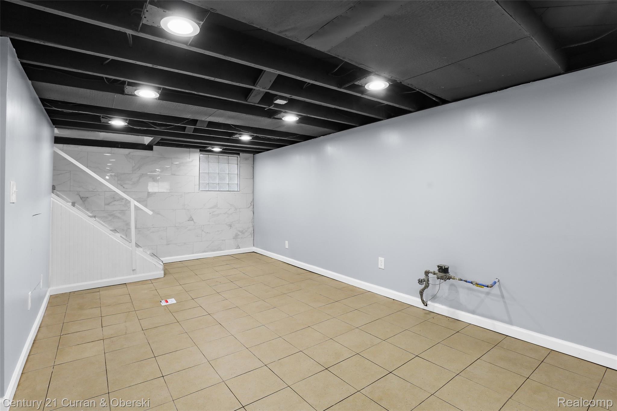 6401 Payne Avenue Property Photo 18
