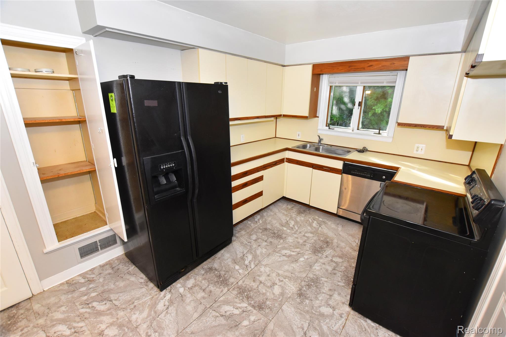 2332 Nolen Drive Property Photo 6